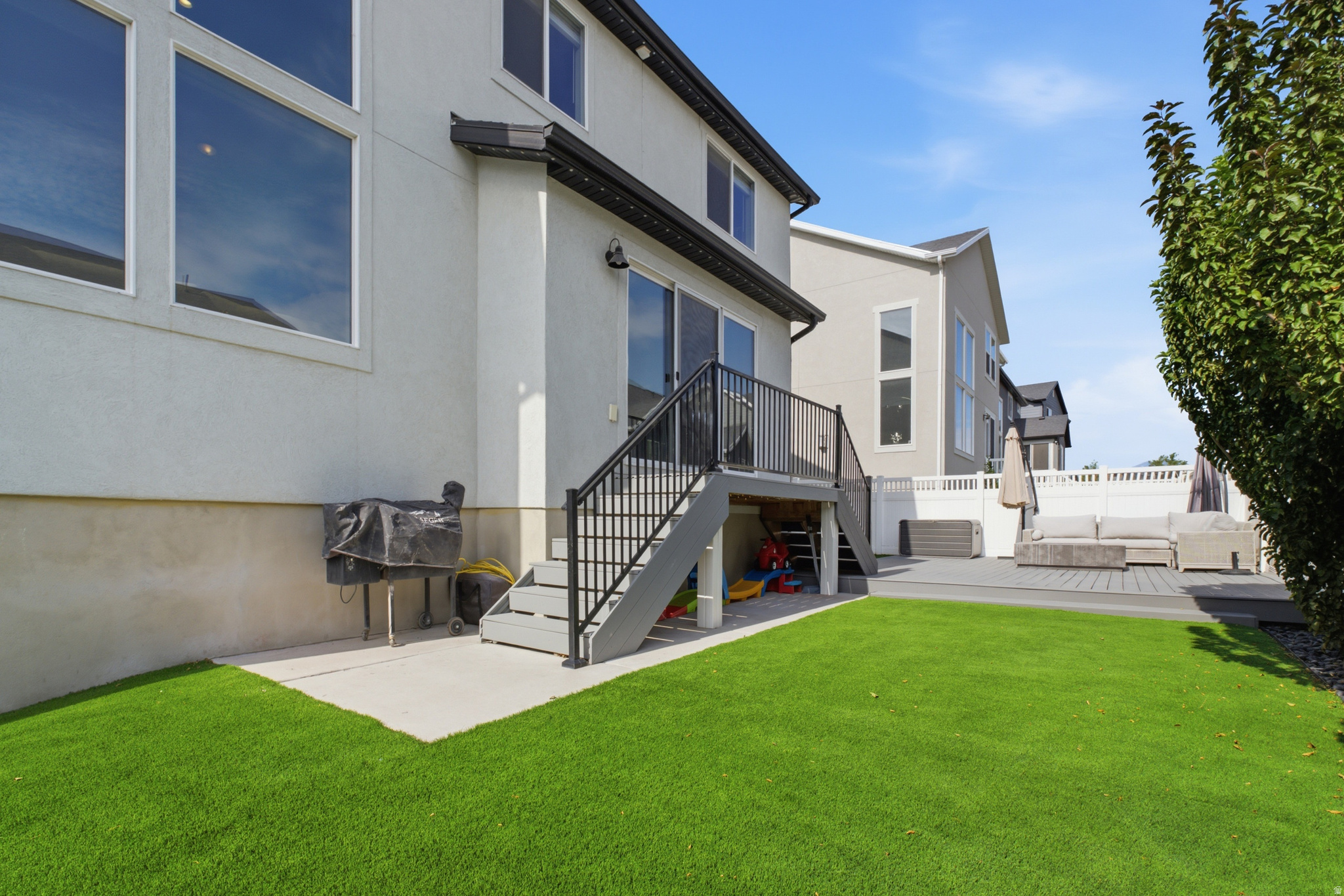 MOUNTAIN RIDGE - Residential