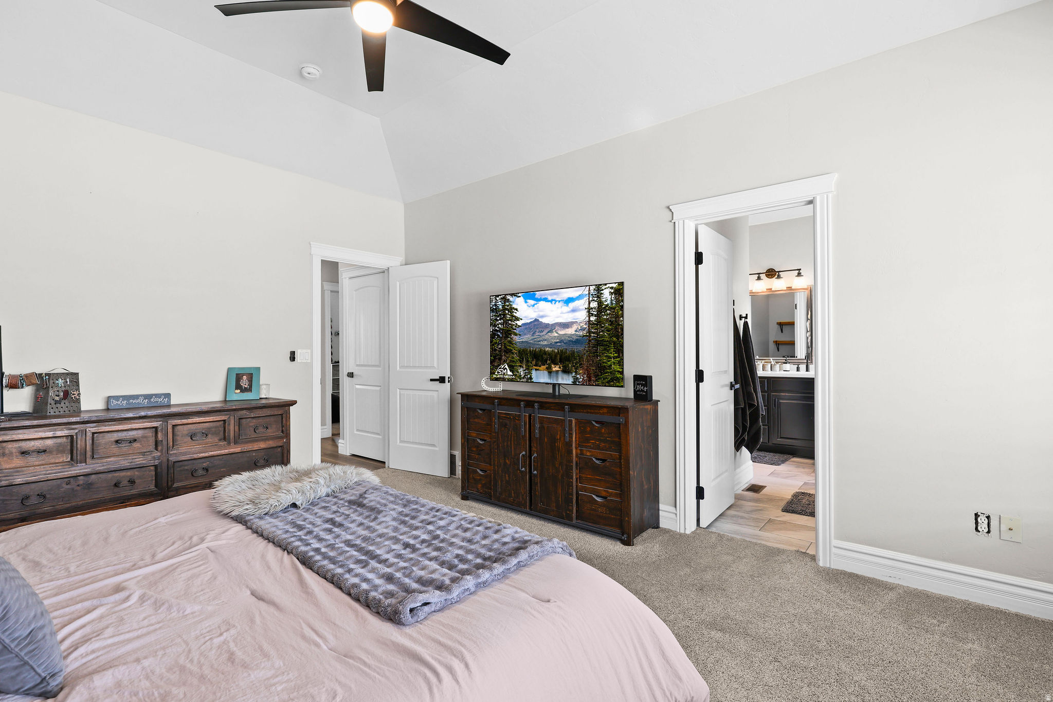 FOX MEADOWS - Residential
