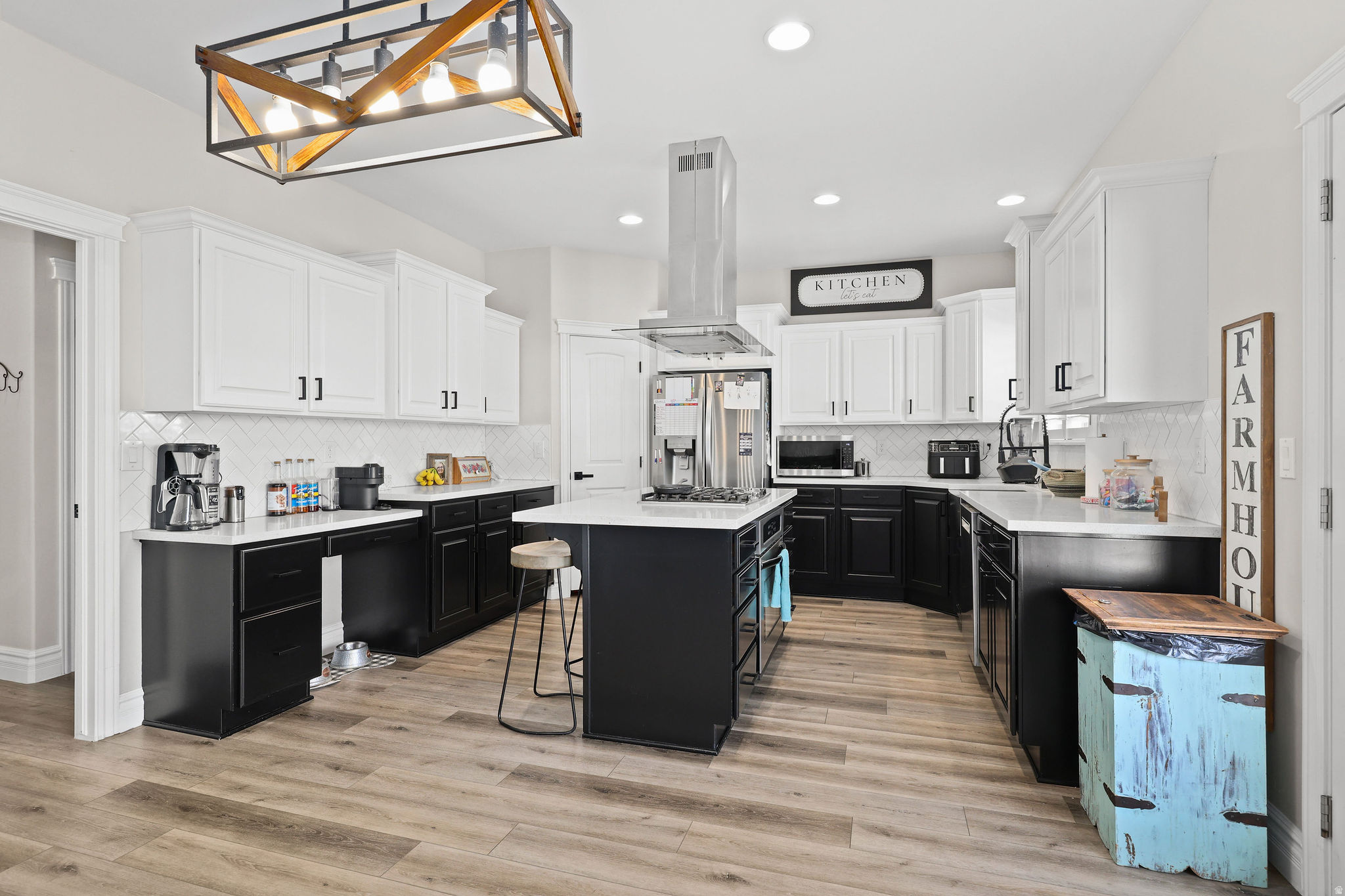 FOX MEADOWS - Residential