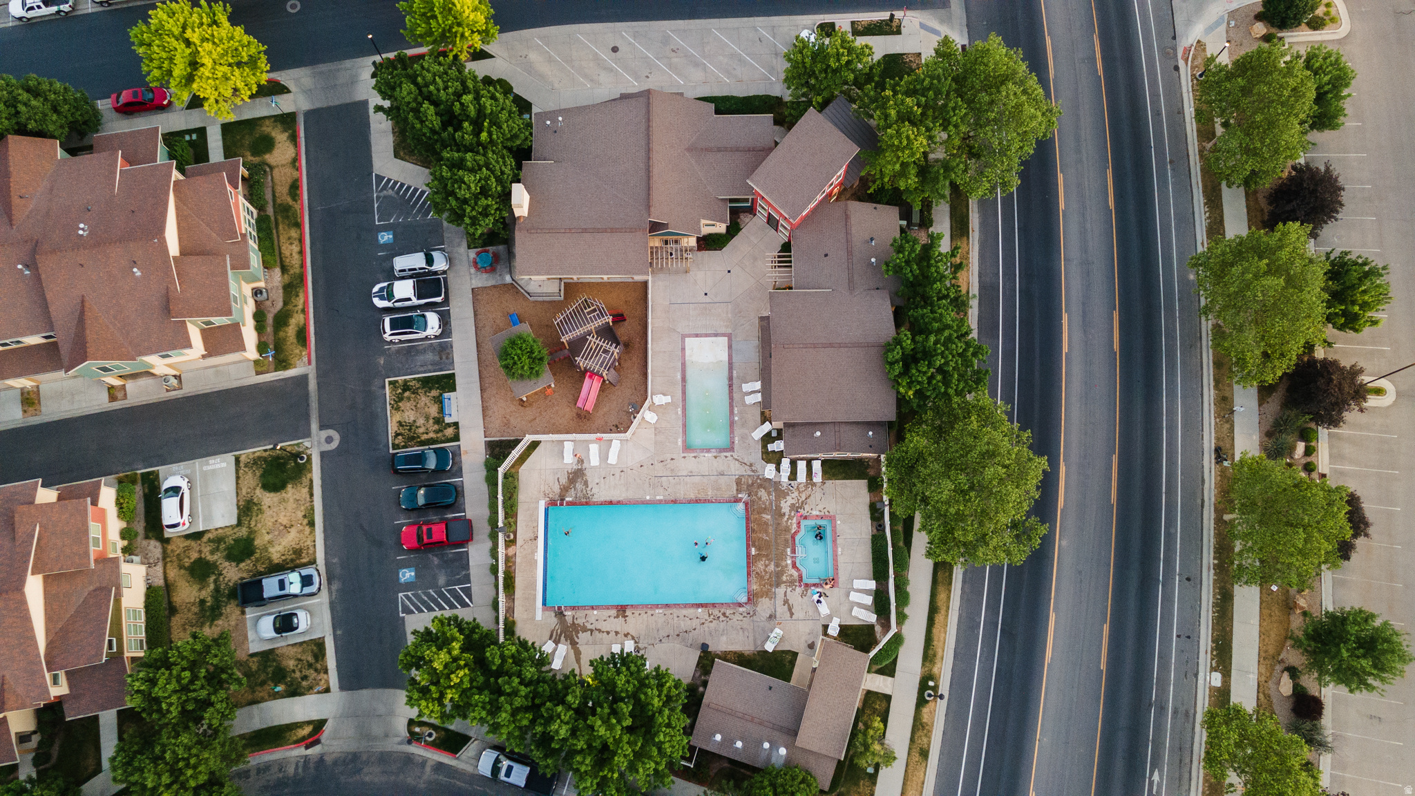 SUMMERLANE AT THE DI - Residential