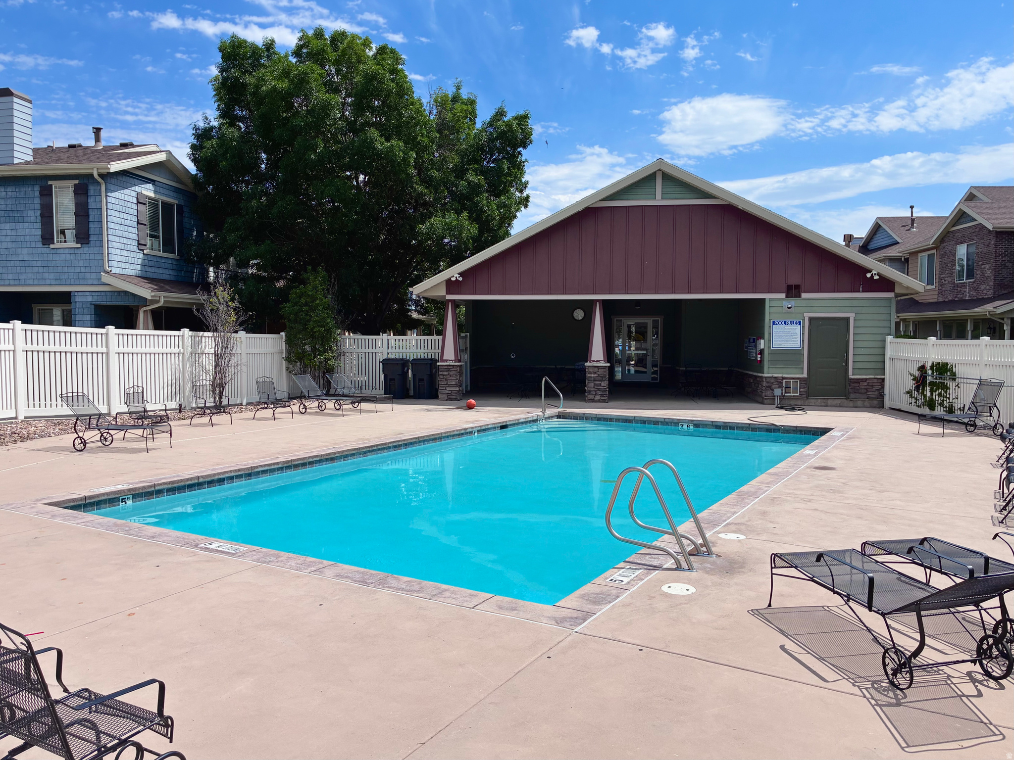 ROCKWELL CONDO - Residential