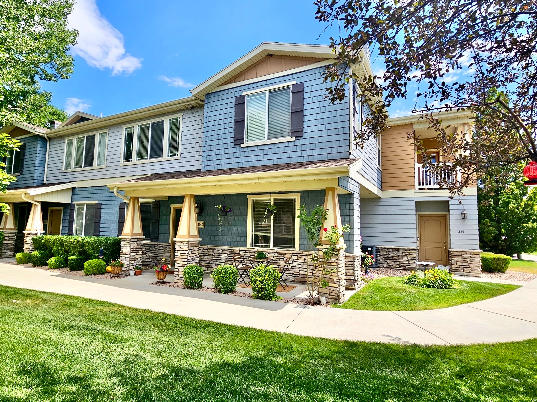 ROCKWELL CONDO - Residential