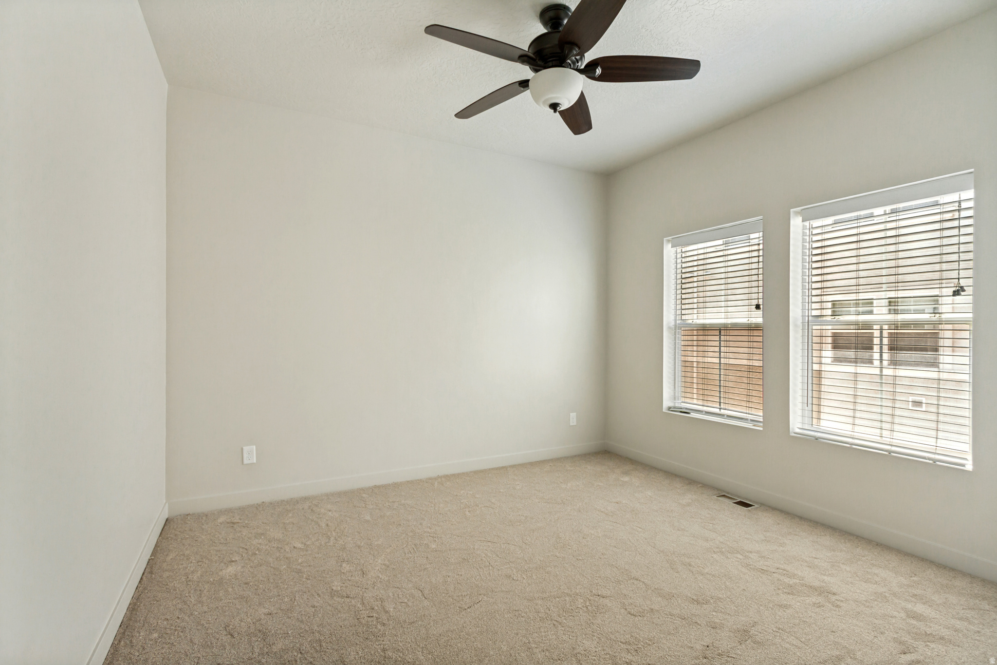 EDGEWATER - Residential