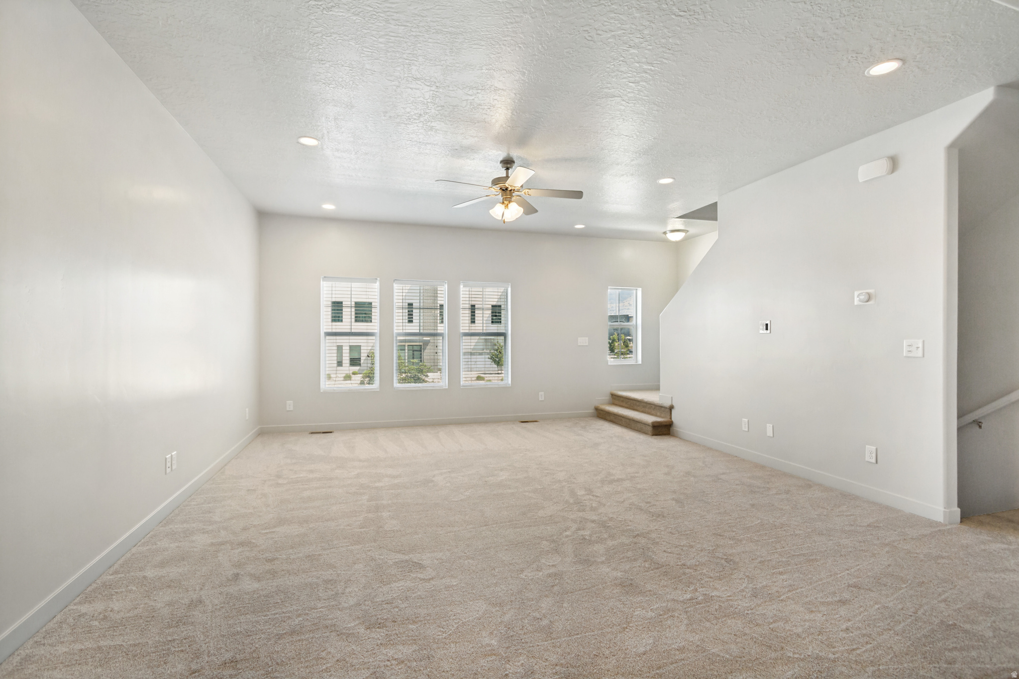 EDGEWATER - Residential