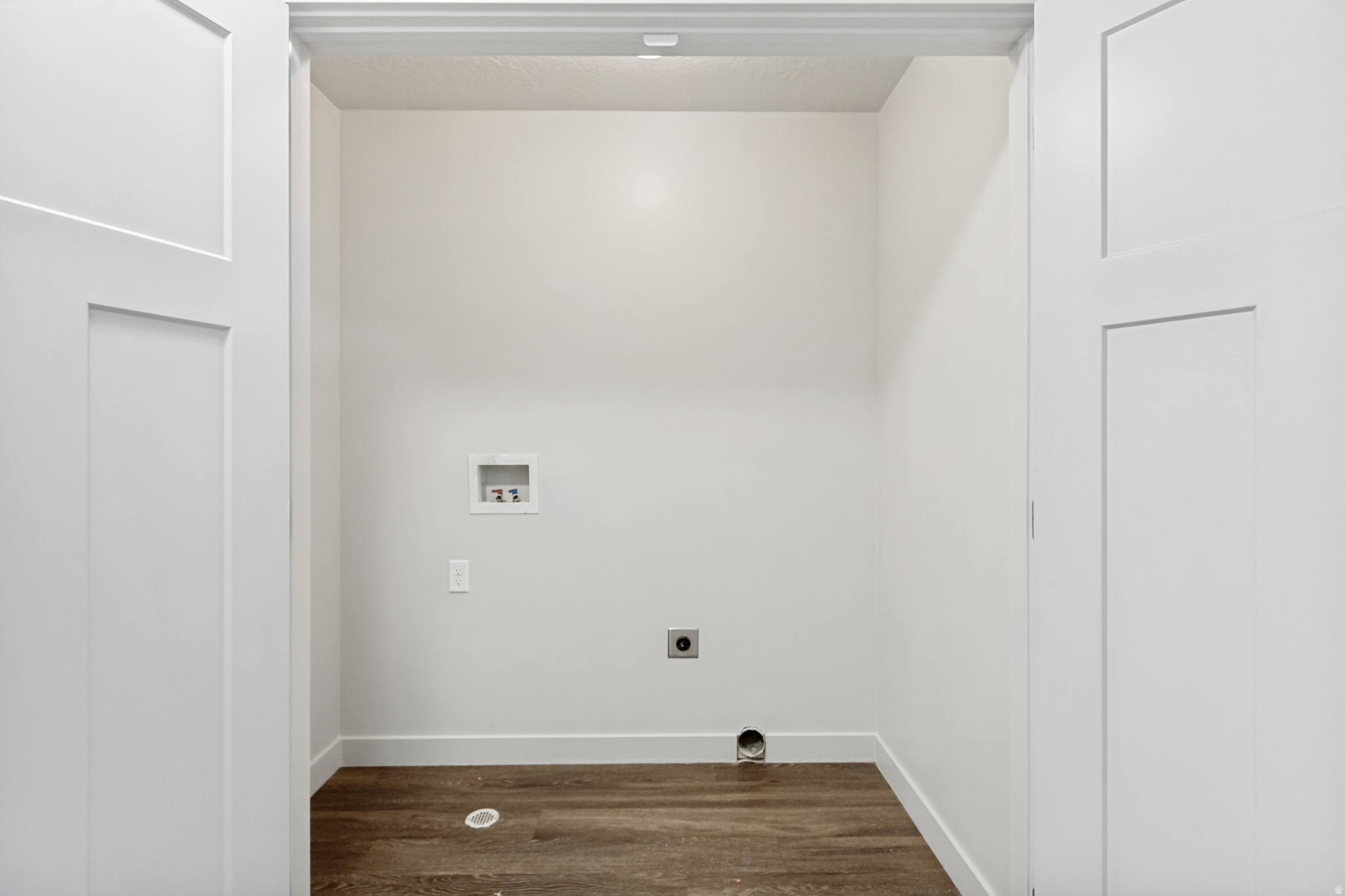 EDGEWATER - Residential