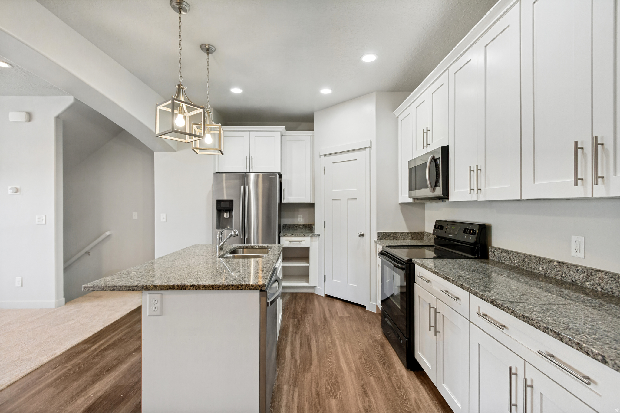 EDGEWATER - Residential