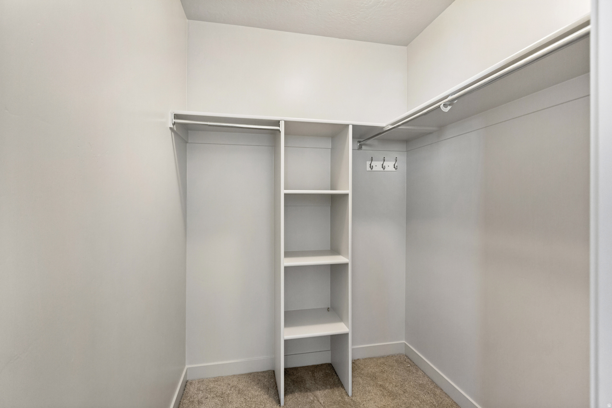 EDGEWATER - Residential