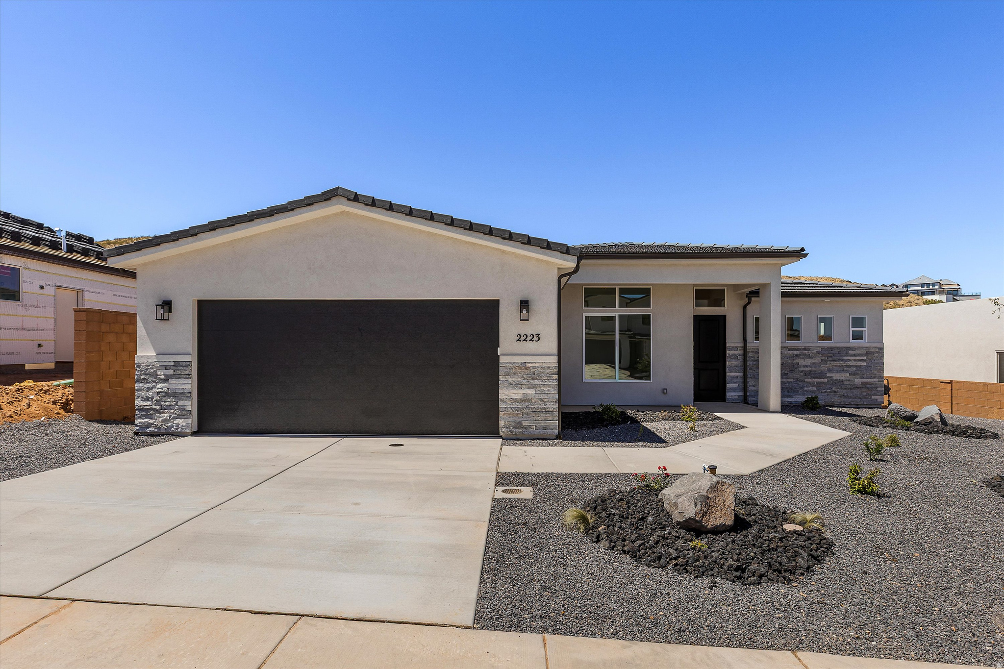 The floor plan is maxed with functionality in the 1700 sqft. Open concept living with maximum storage including a walk in pantry and large hallway closet with shelves. 4 spacious bedrooms will meet all of your needs and the views of Pine Valley and Coral Cliffs make this home the retreat you are looking for.