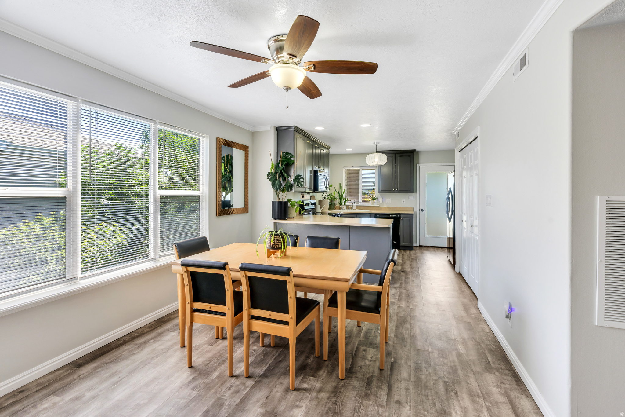 PENNYLANE CONDO - Residential