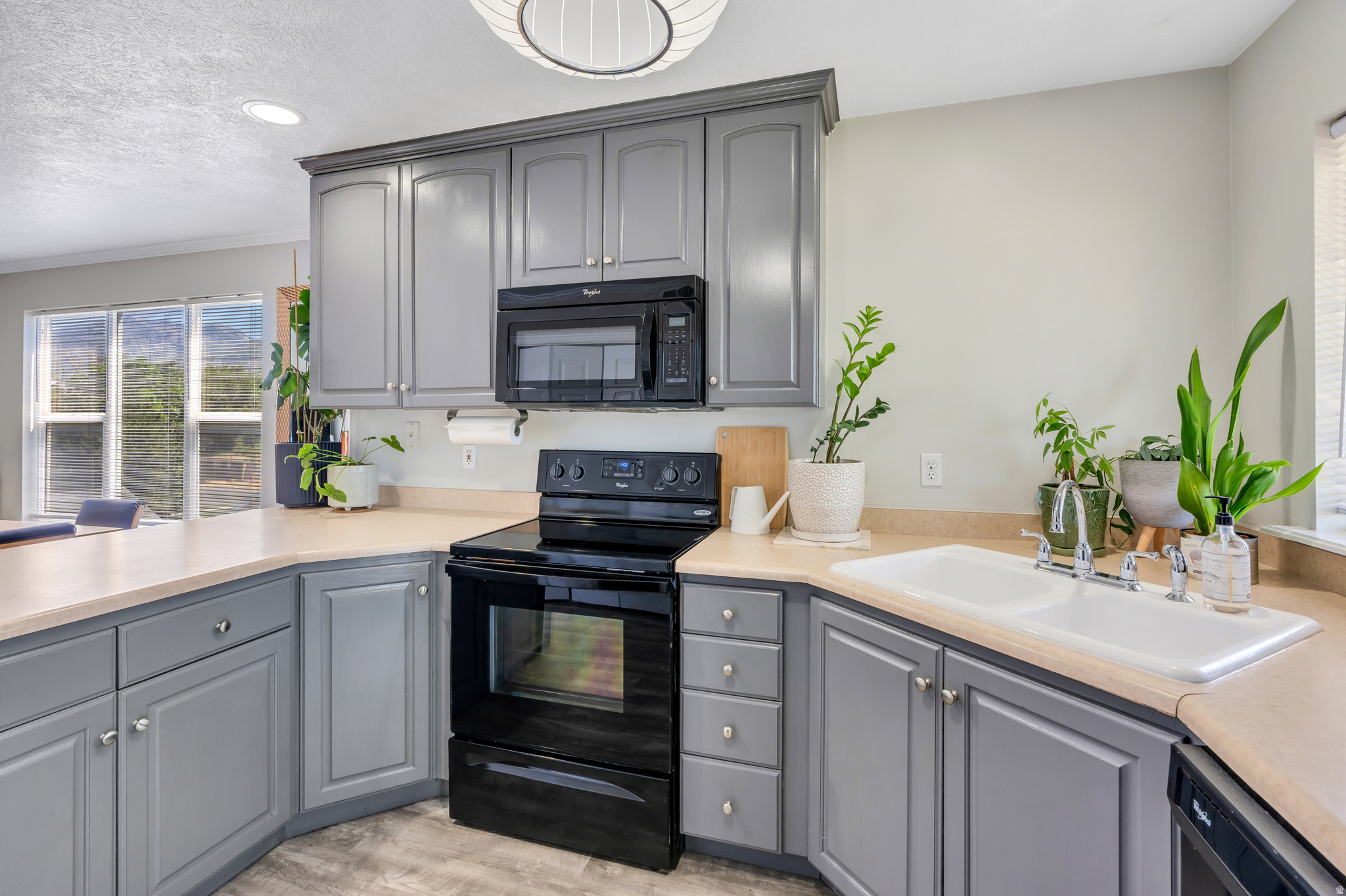 PENNYLANE CONDO - Residential