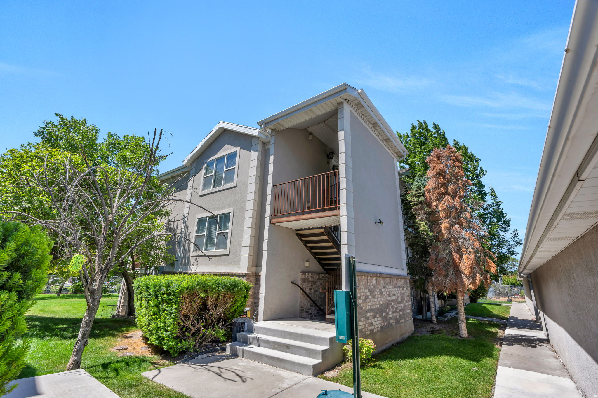 PENNYLANE CONDO - Residential