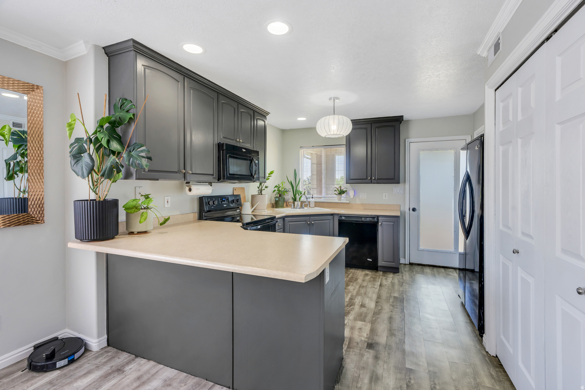 PENNYLANE CONDO - Residential