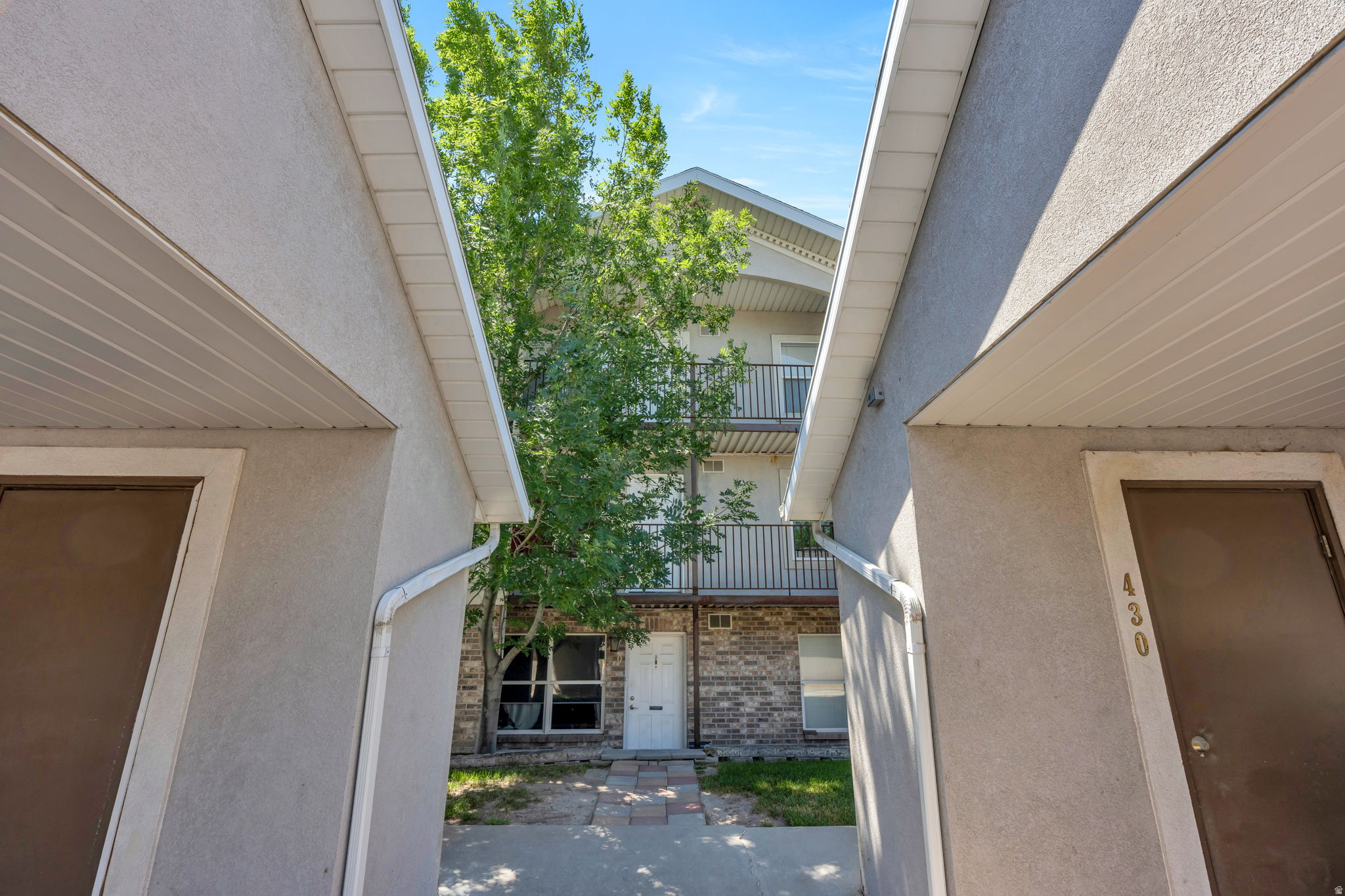 PENNYLANE CONDO - Residential