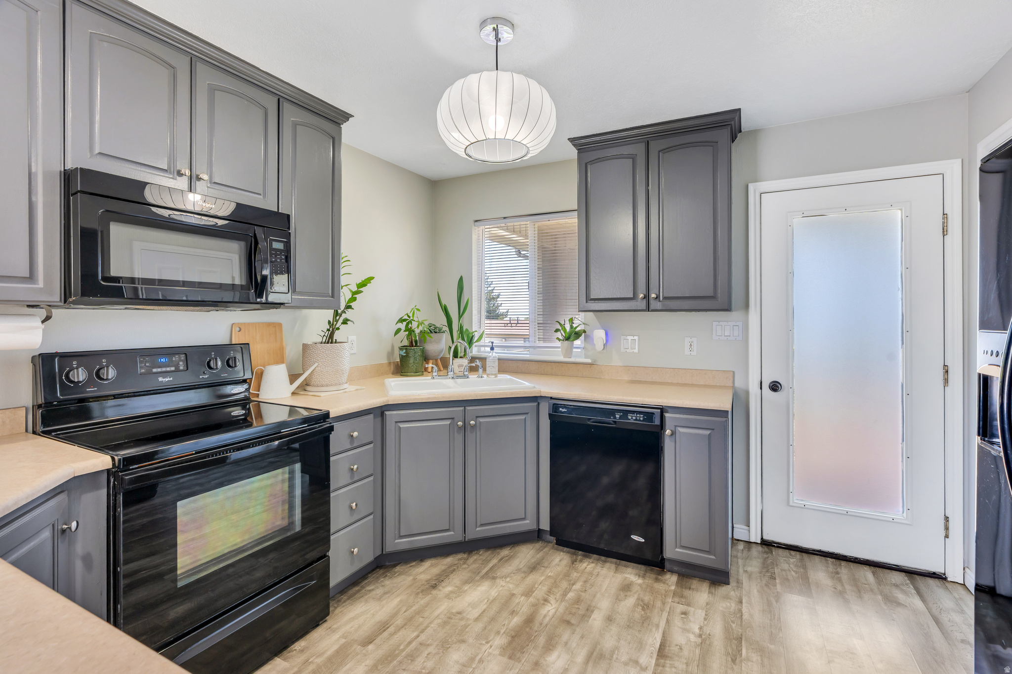 PENNYLANE CONDO - Residential