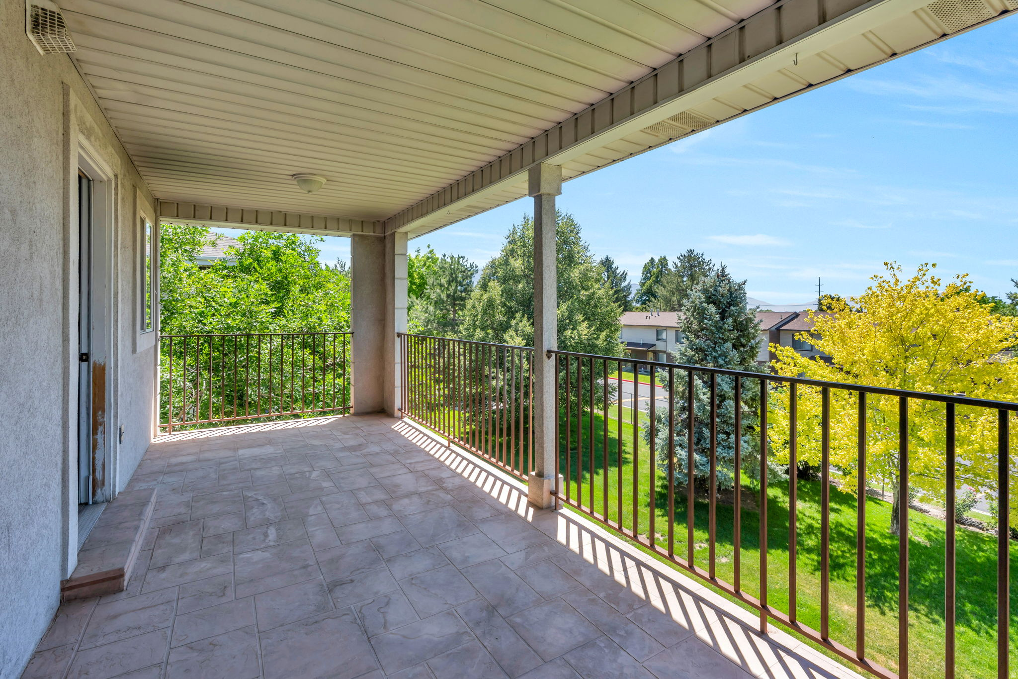 PENNYLANE CONDO - Residential