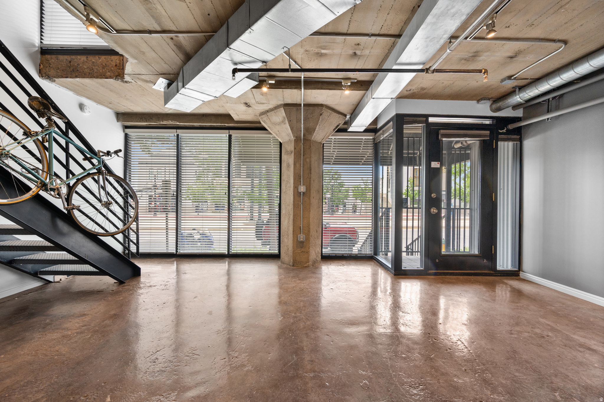 DAKOTA LOFTS - Residential