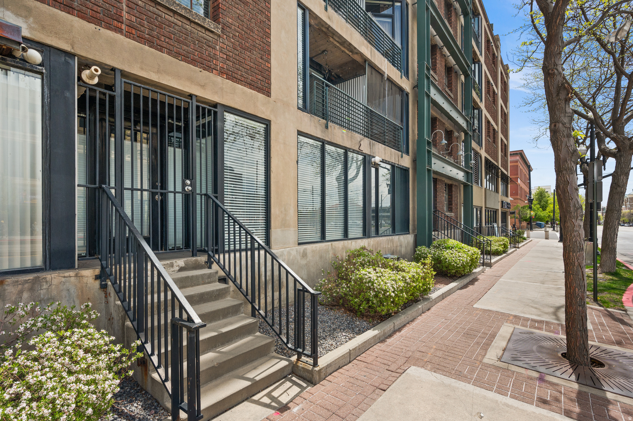 DAKOTA LOFTS - Residential