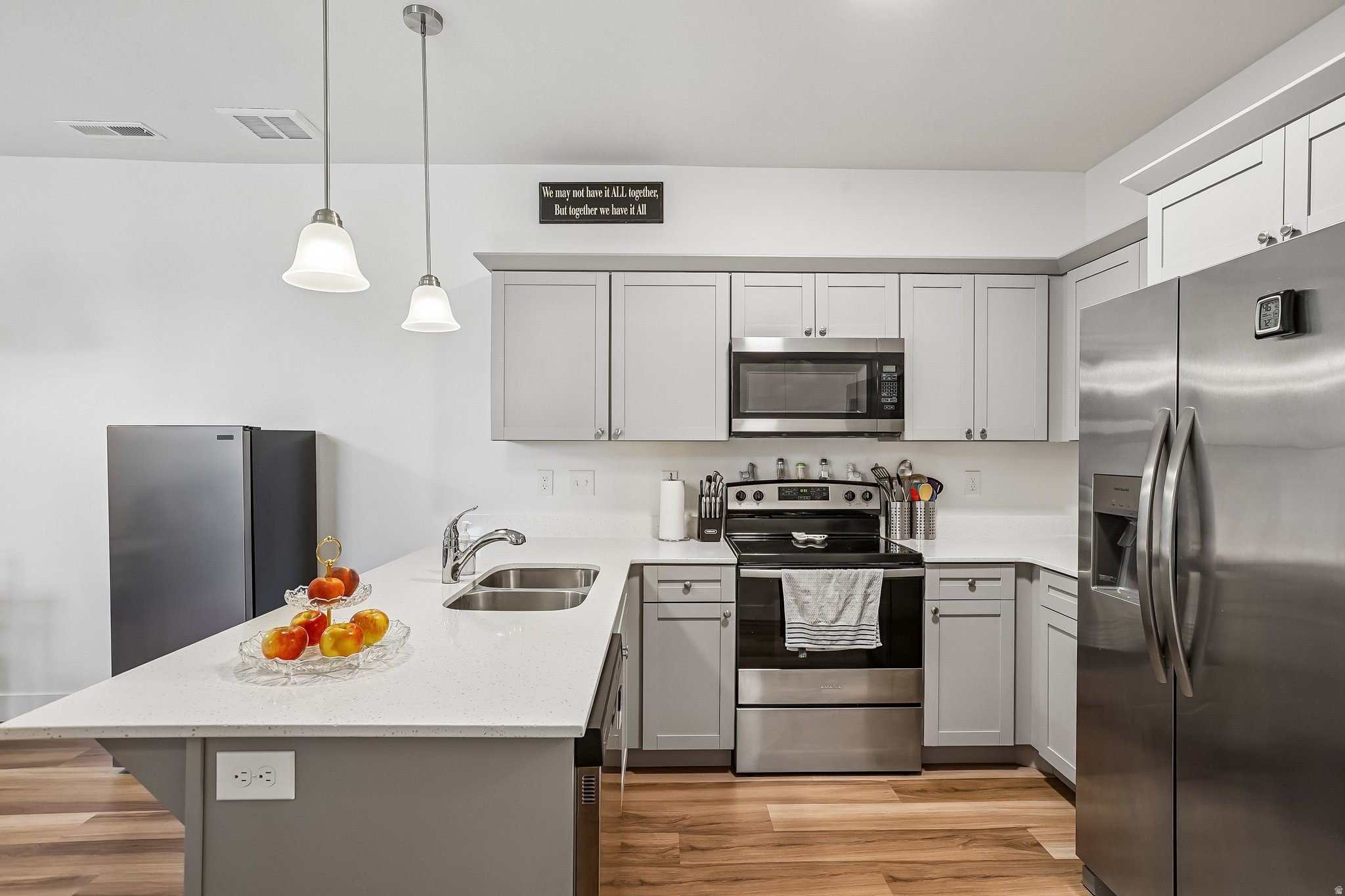 MOUNTAIN RIDGE - Residential