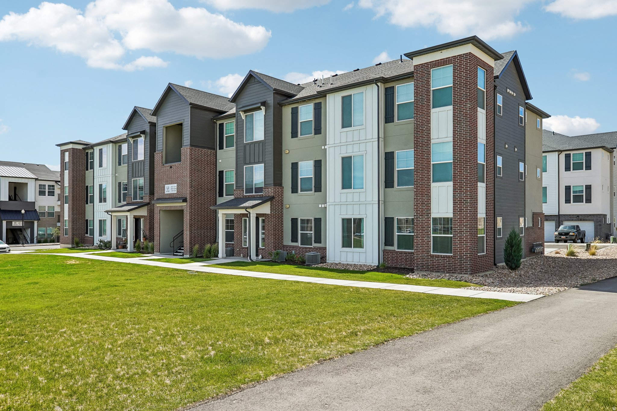 MOUNTAIN RIDGE - Residential