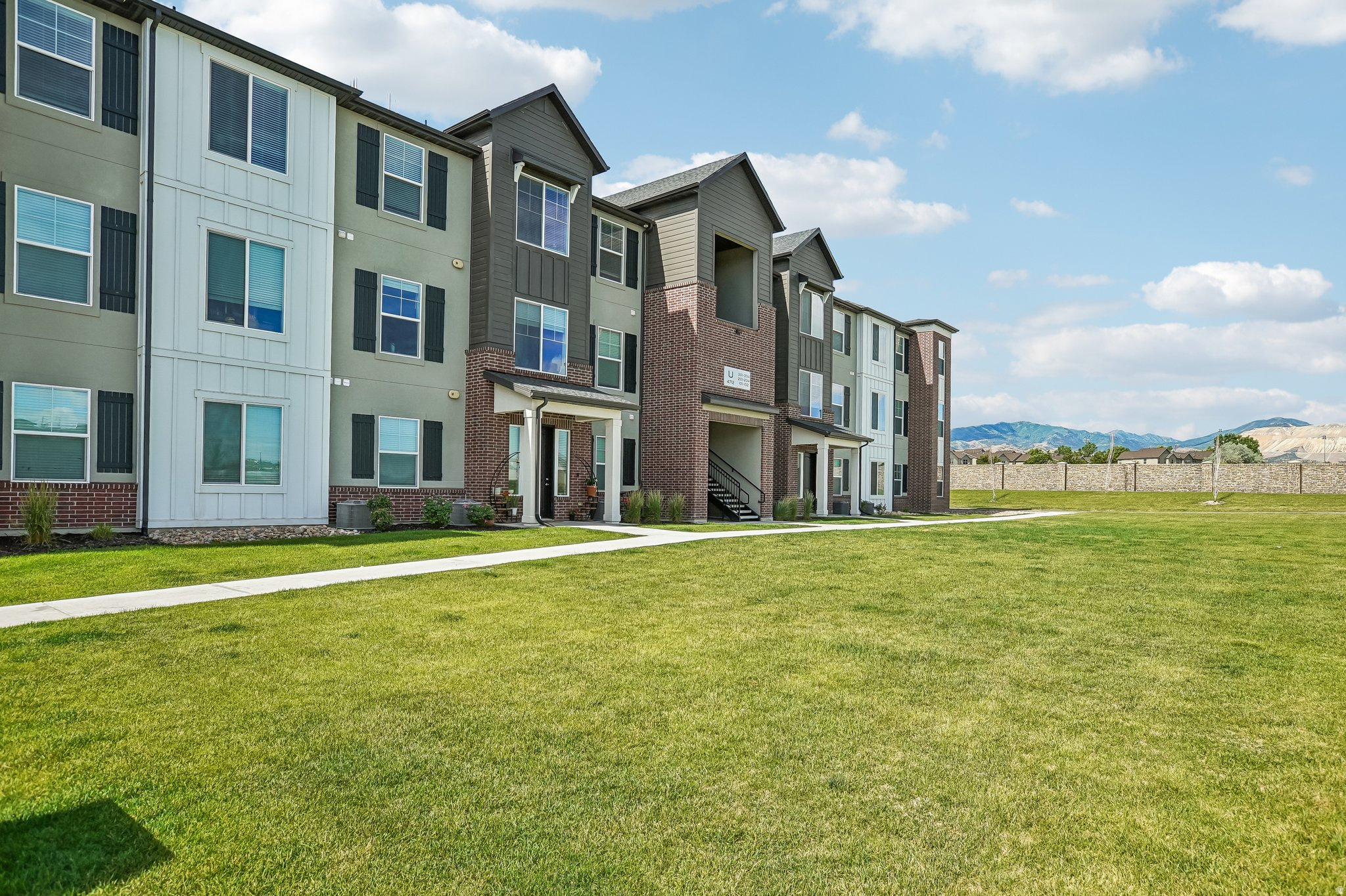 MOUNTAIN RIDGE - Residential