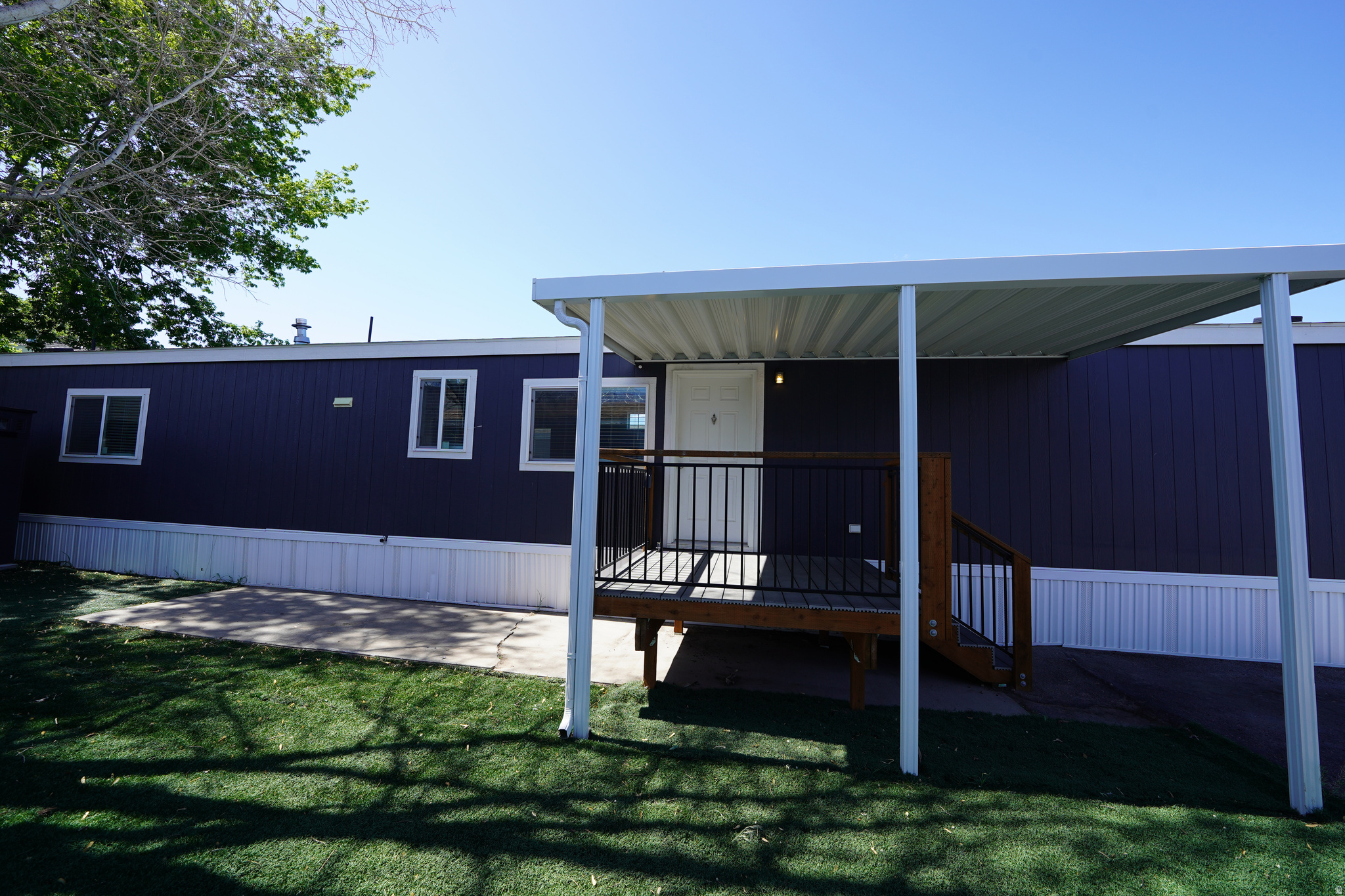 VILLAGE GREEN PARK - Residential