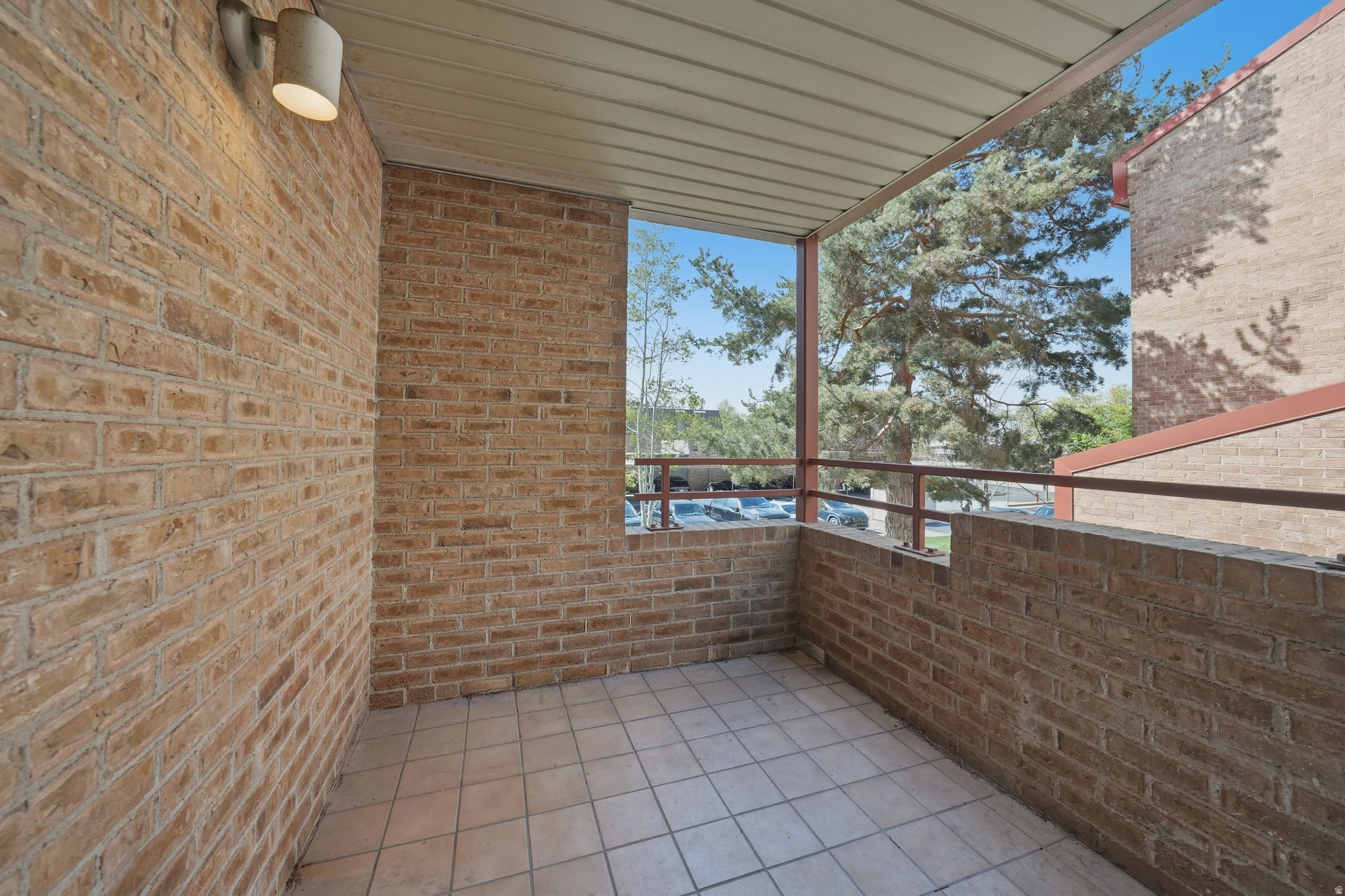CHATEAU FORET CONDO - Residential