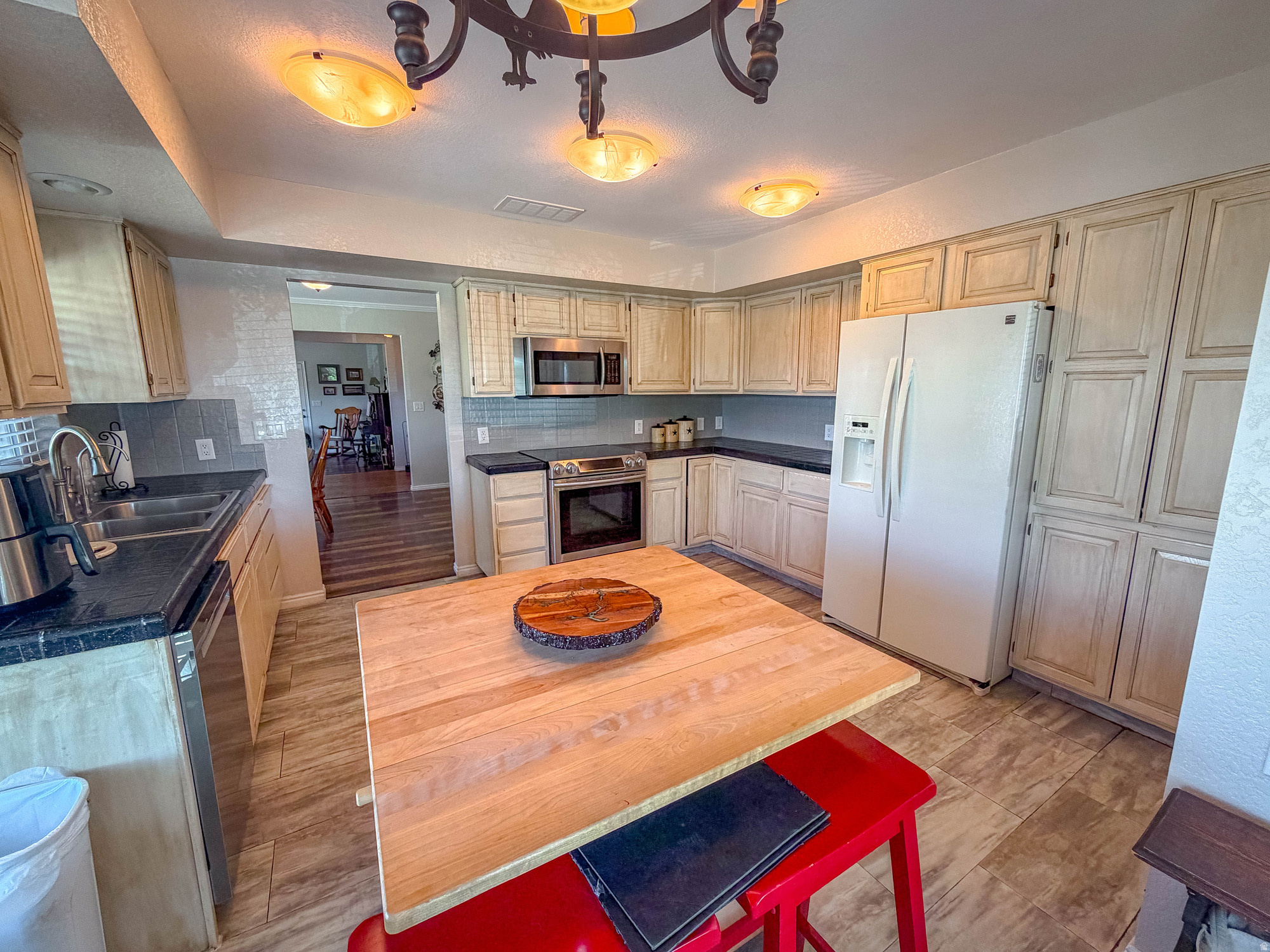 BLOOMINGTON HILLS - Residential