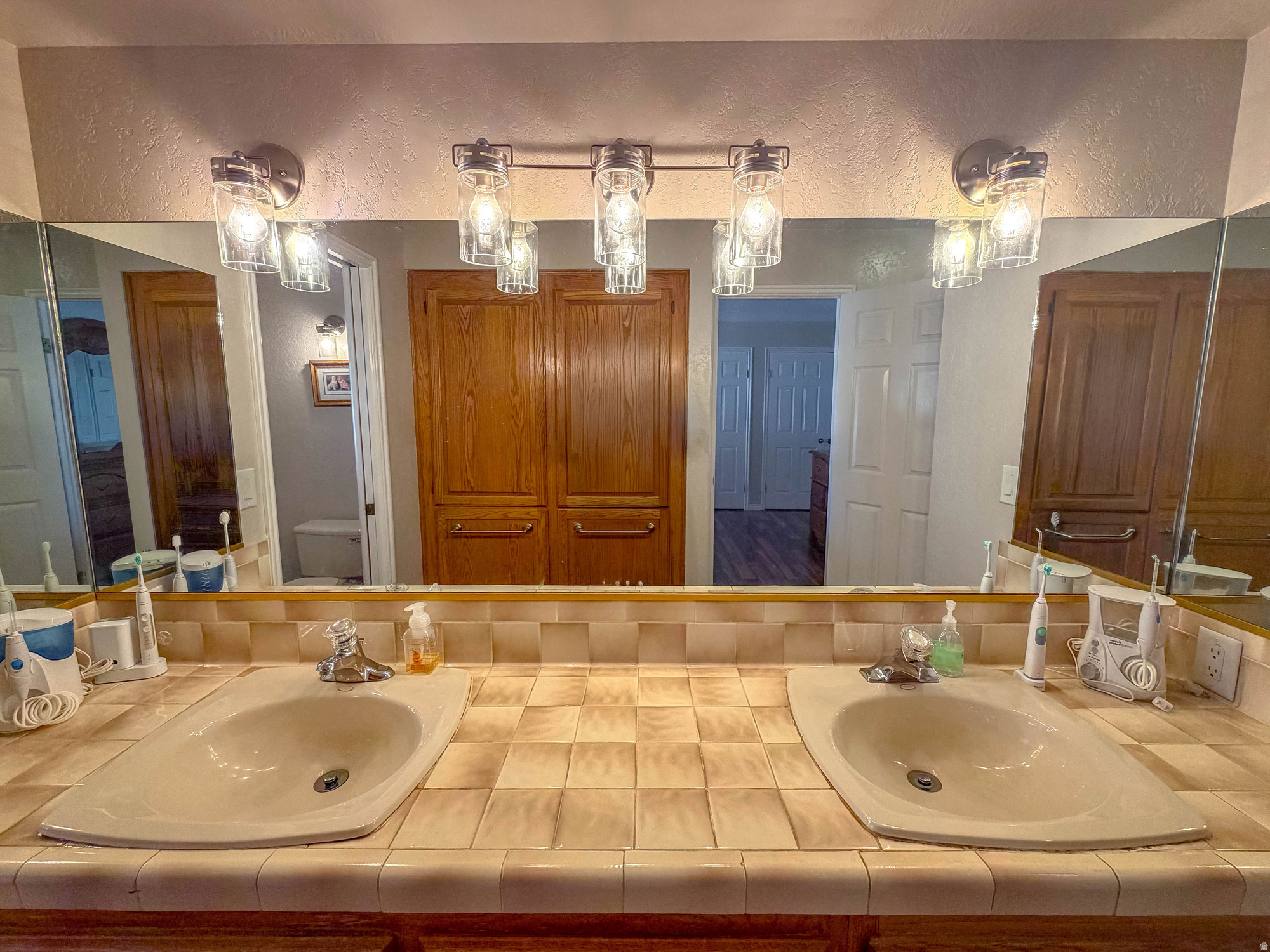 BLOOMINGTON HILLS - Residential