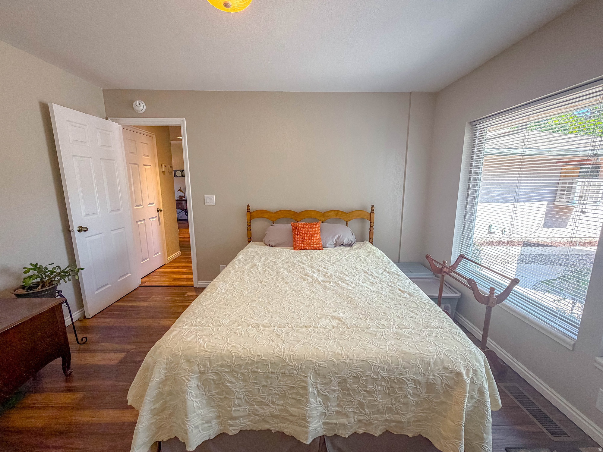 BLOOMINGTON HILLS - Residential