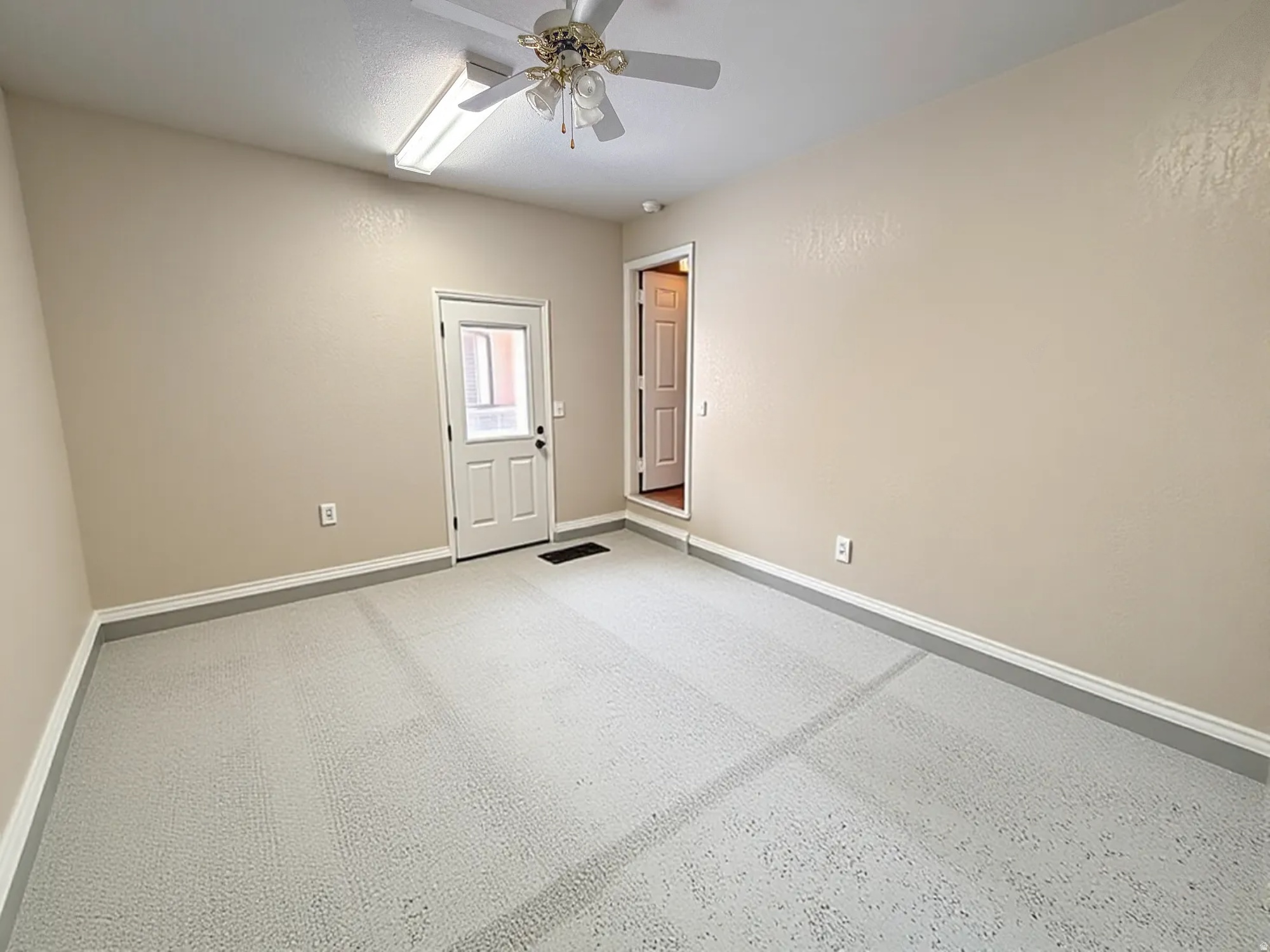 BLOOMINGTON HILLS - Residential