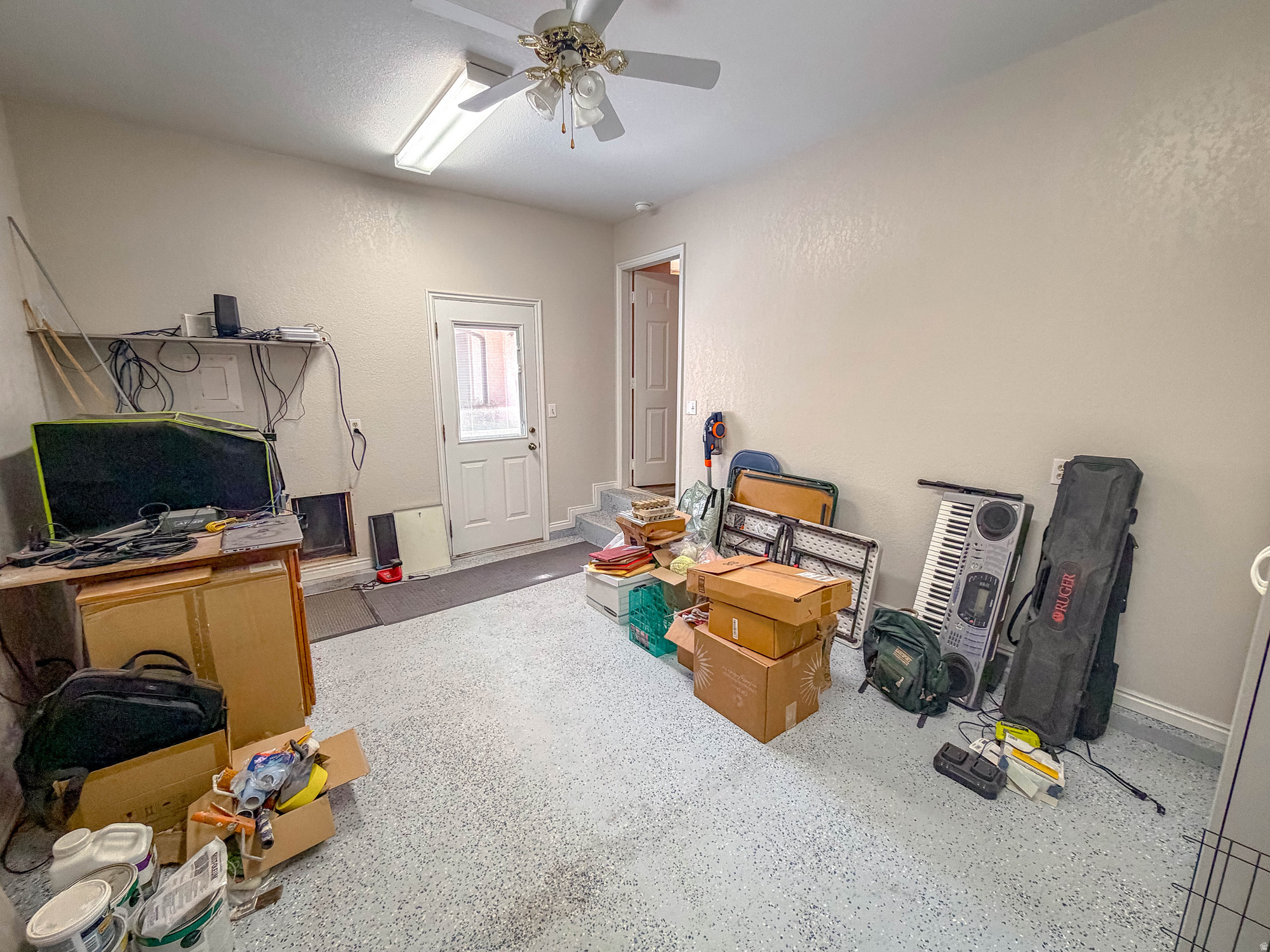 BLOOMINGTON HILLS - Residential