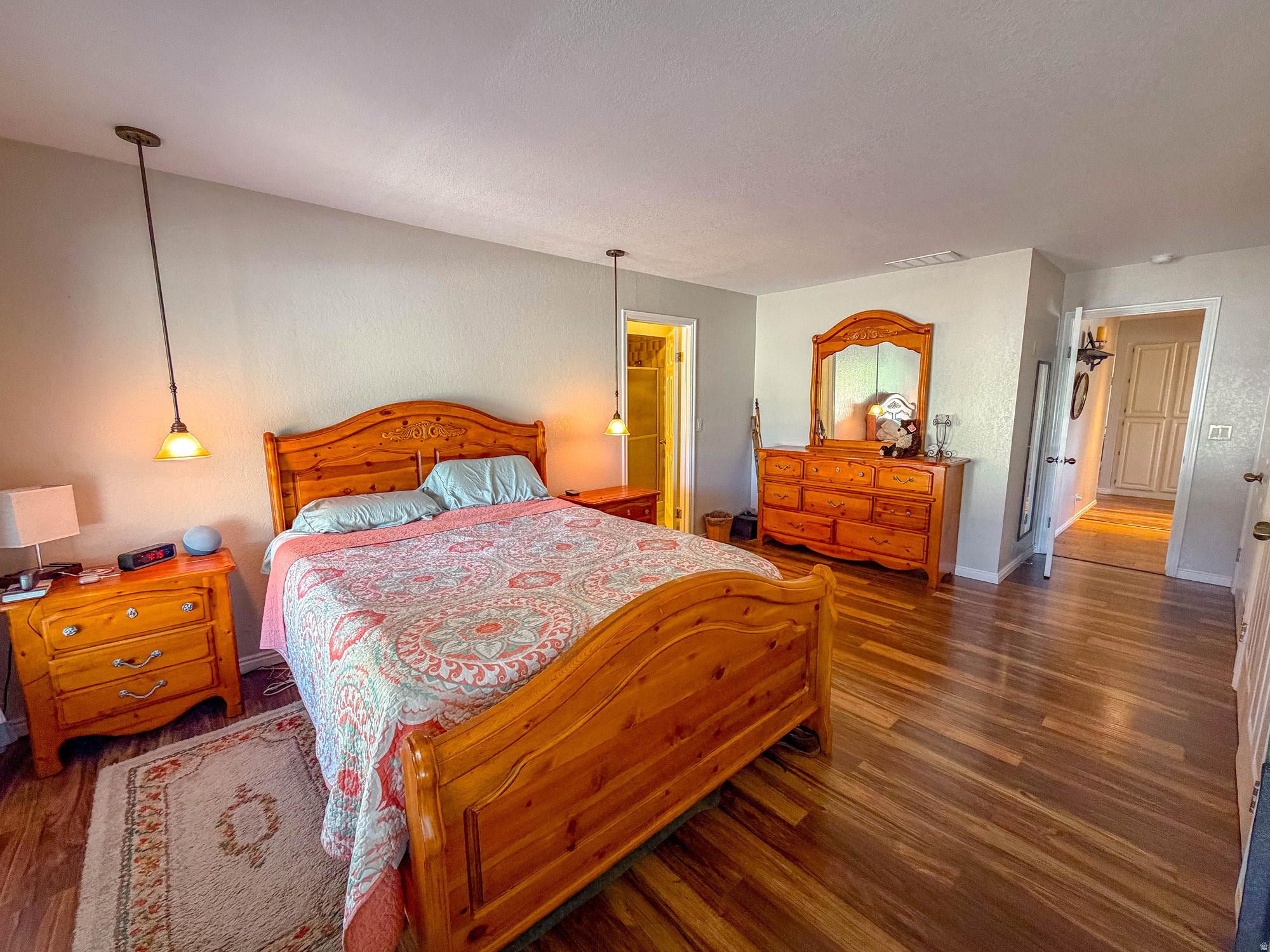 BLOOMINGTON HILLS - Residential