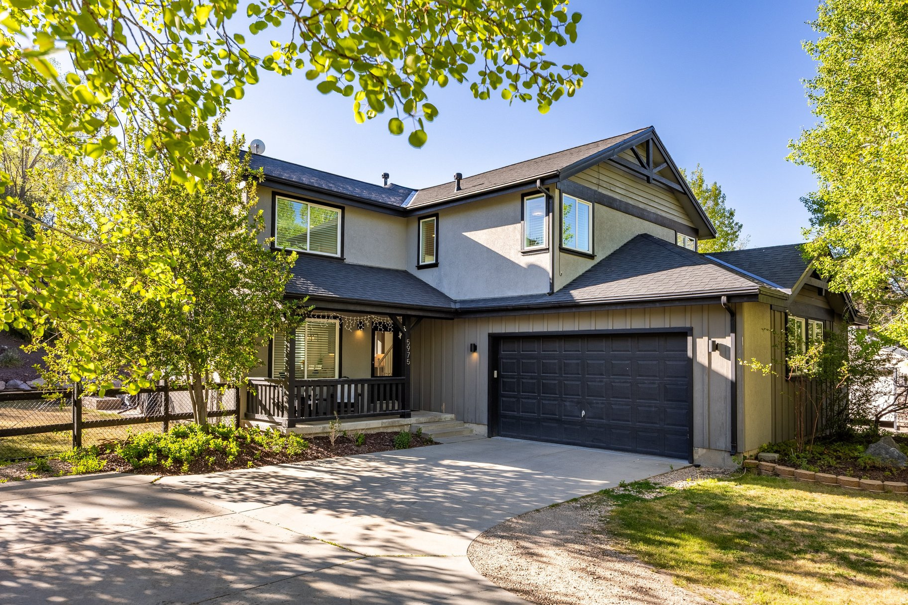 This 4-bedroom home in Trailside has been completely remodeled including roof, windows, all mechanicals, cabinets, flooring etc. The upper laundry was converted into a full bath allowing a second en-suite bedroom upstairs and the kitchen was moved creating a proper mud / laundry room. Located in a quiet family neighborhood with walking distance to Trailside Elementary School and Round Valley.