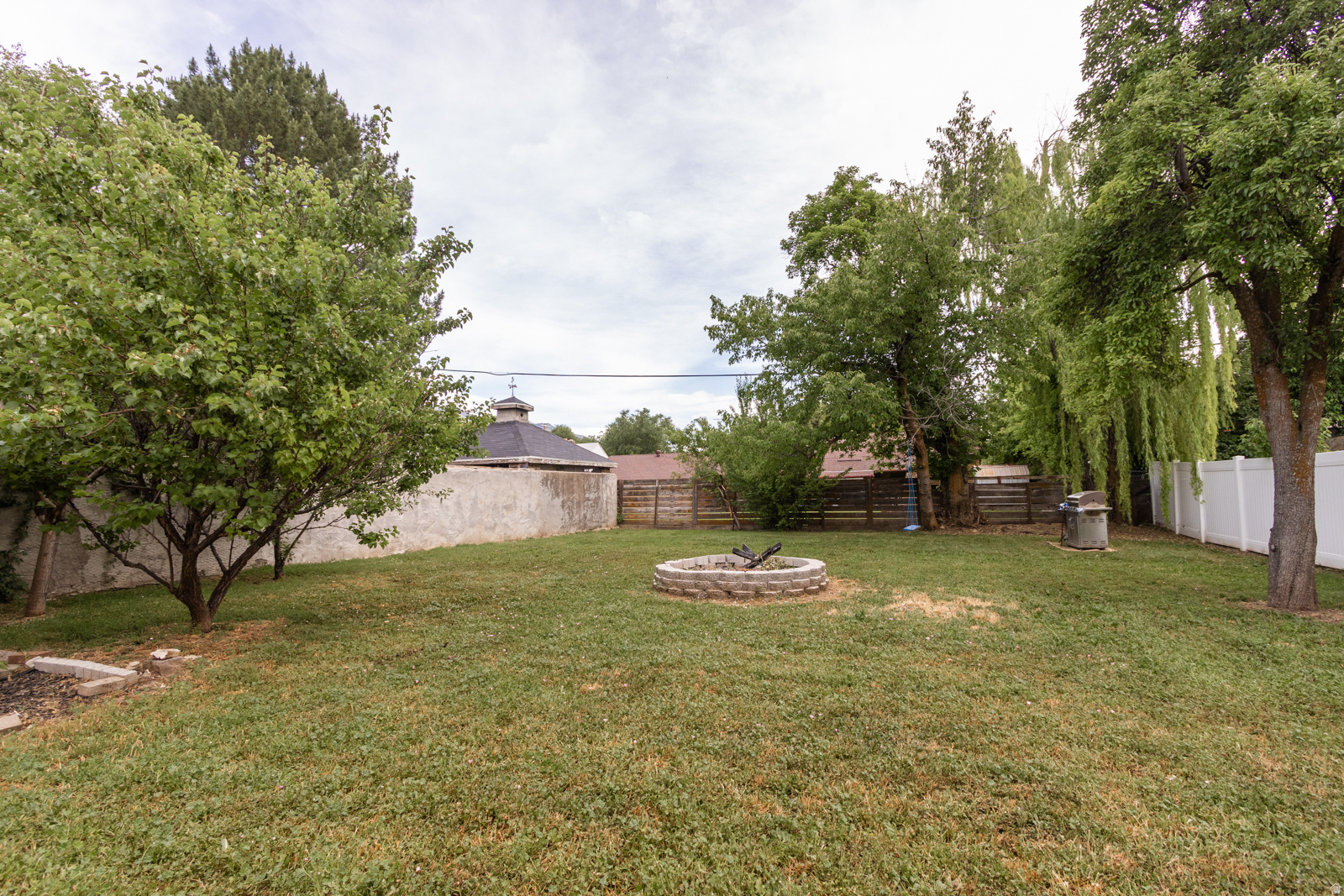 EAST LYNN - Residential