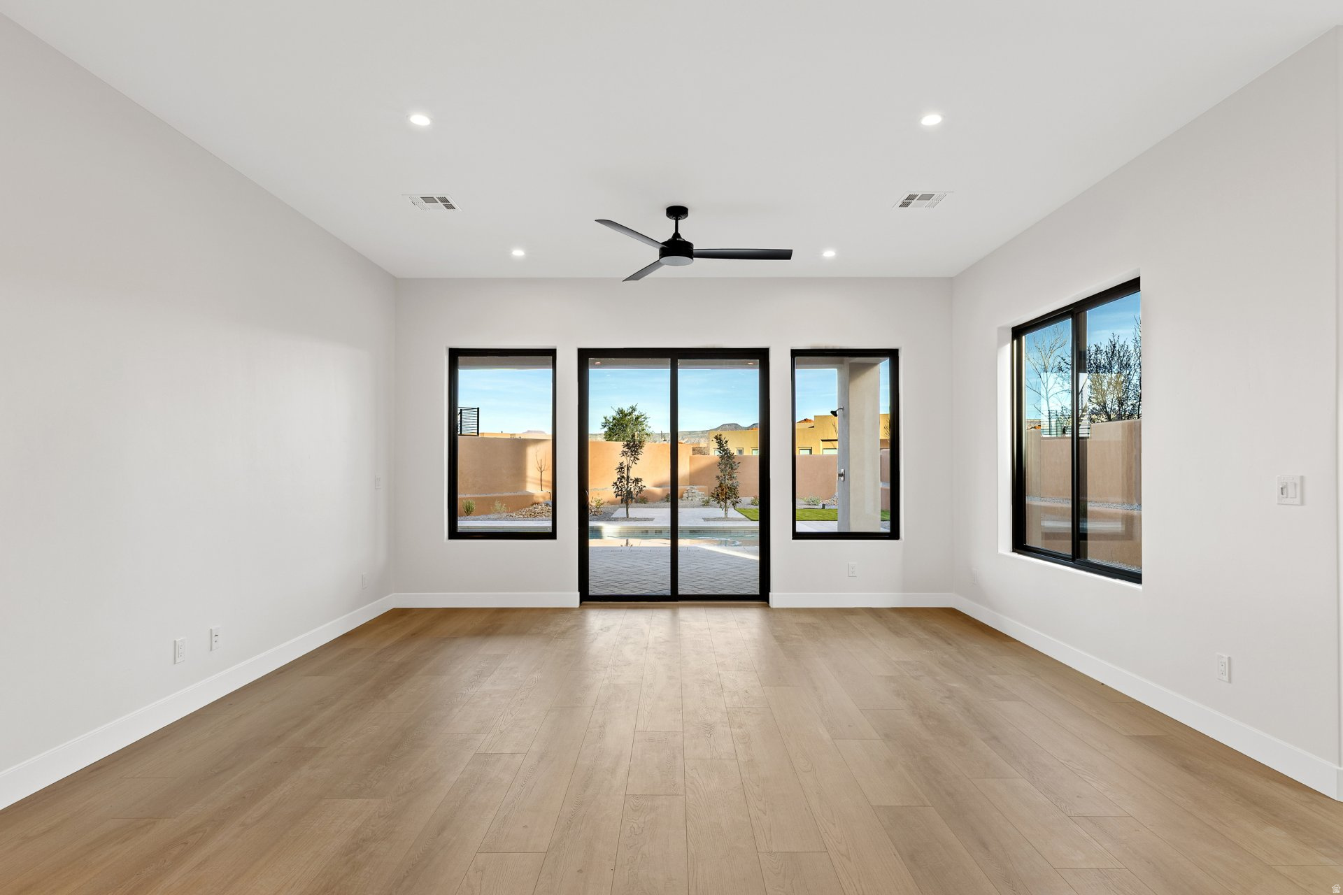 DUNES AT SAND HOLLOW - Residential
