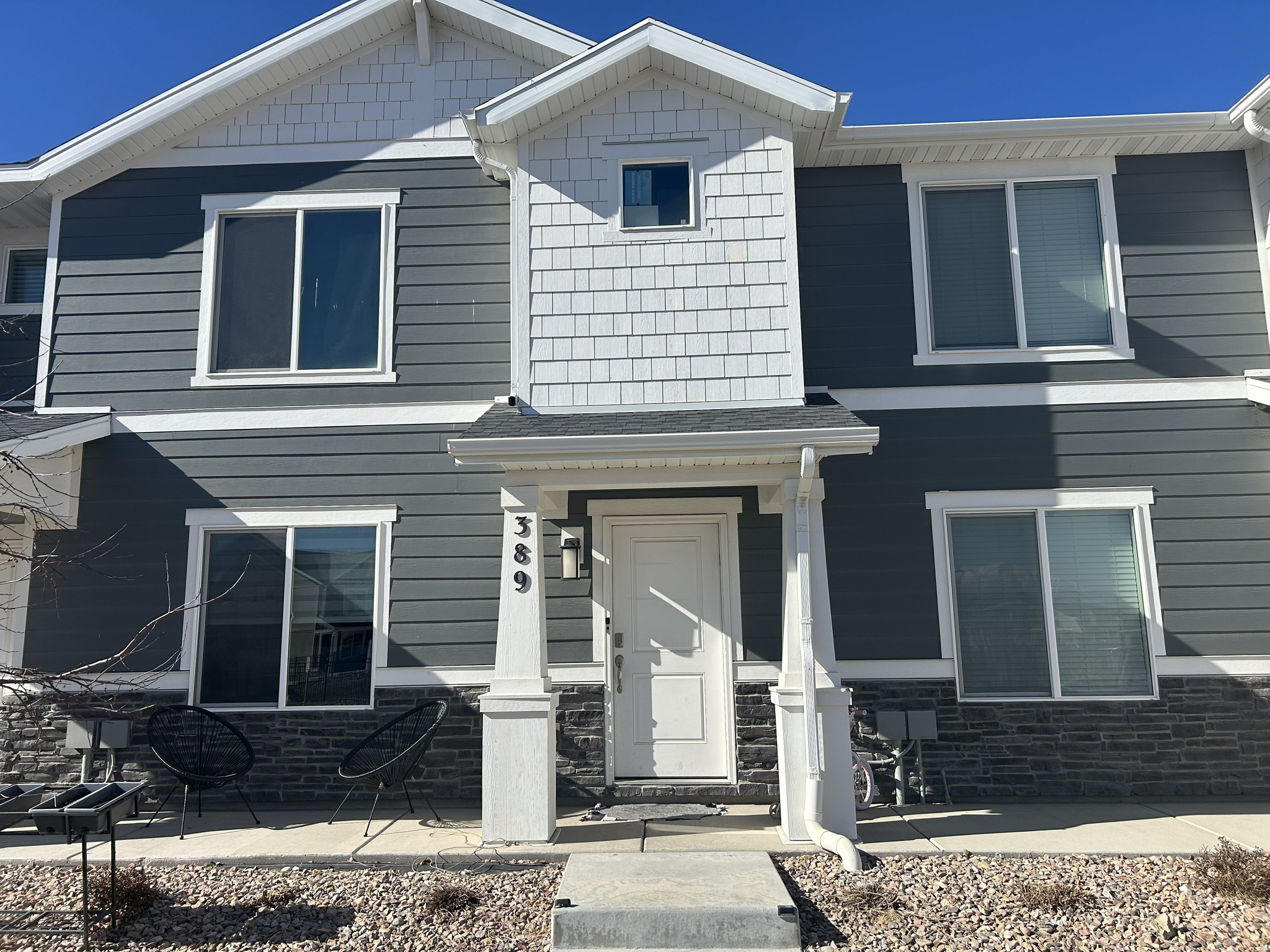 Great location, this spacious condo is ready for the next adventure. You will get the perfect blend of style and comfort in this stunning 3 bed, 2 bath townhouse. This 1,454 sq. ft. home boasts a modern, open-concept layout filled with natural light, perfect for everyone.