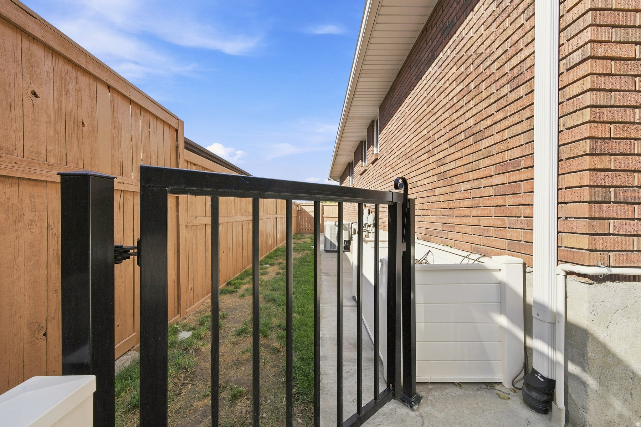 SOMERSET ESTATES - Residential