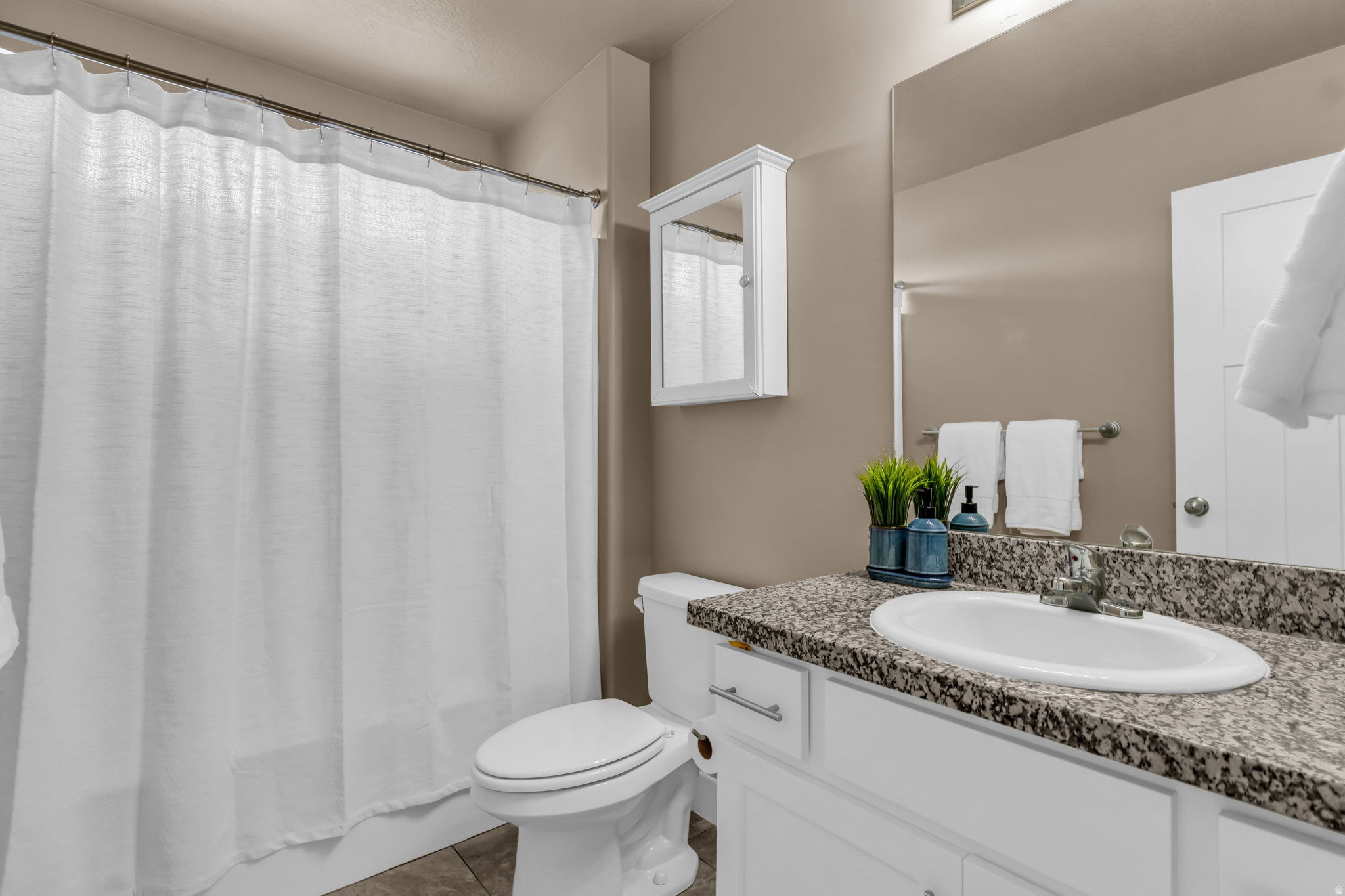 HIGH POINTE - Residential