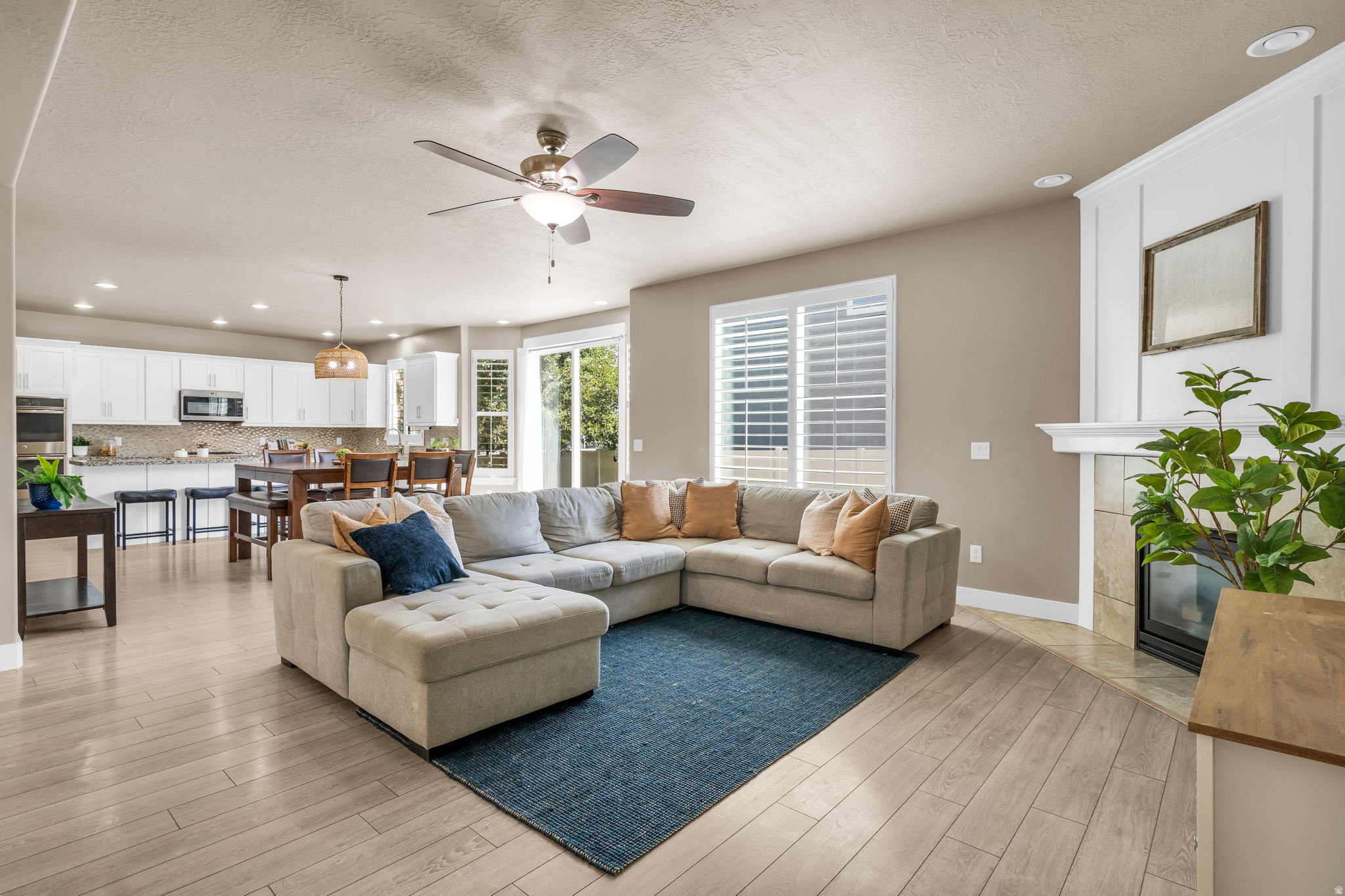 HIGH POINTE - Residential