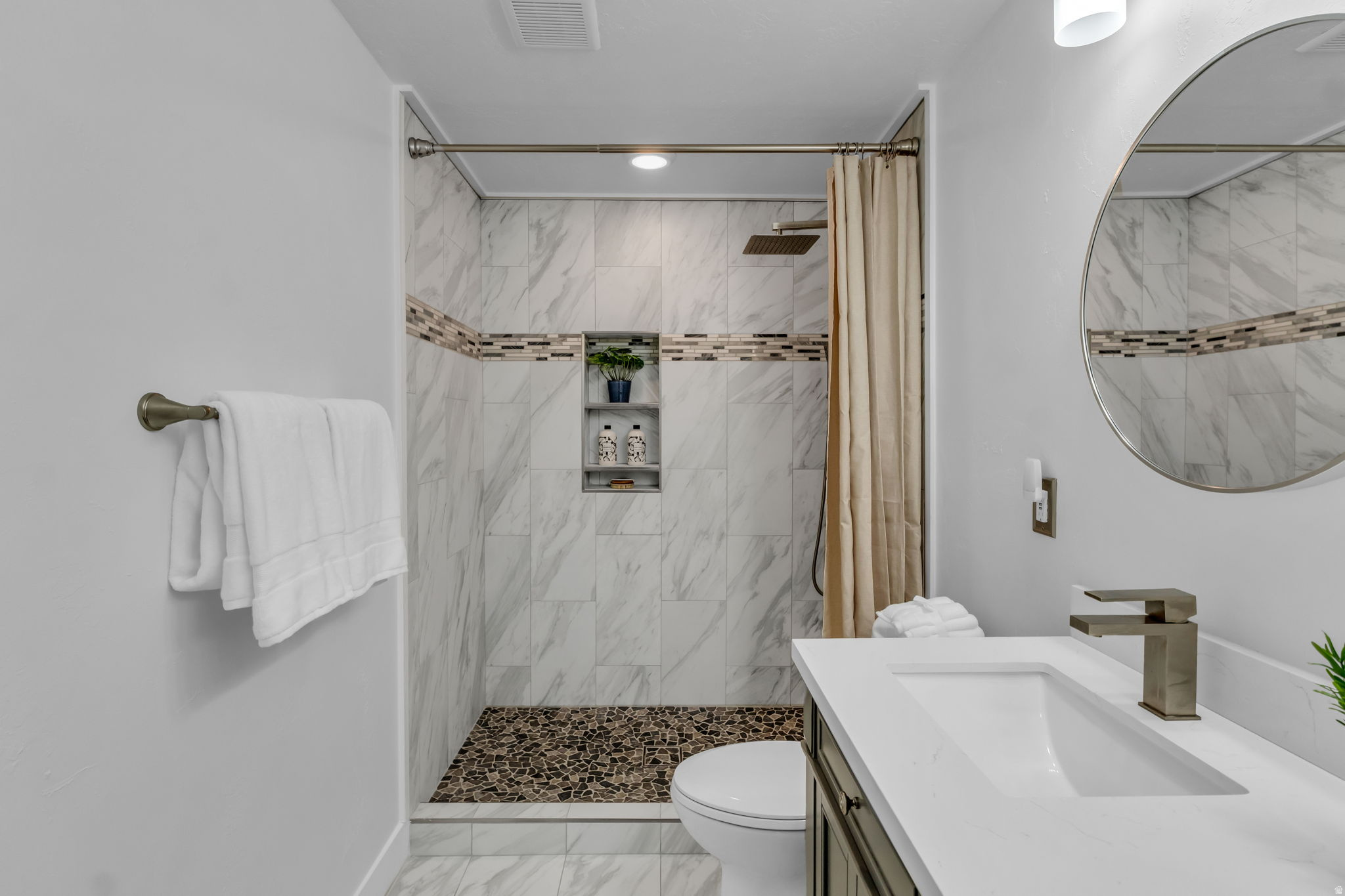 HIGH POINTE - Residential