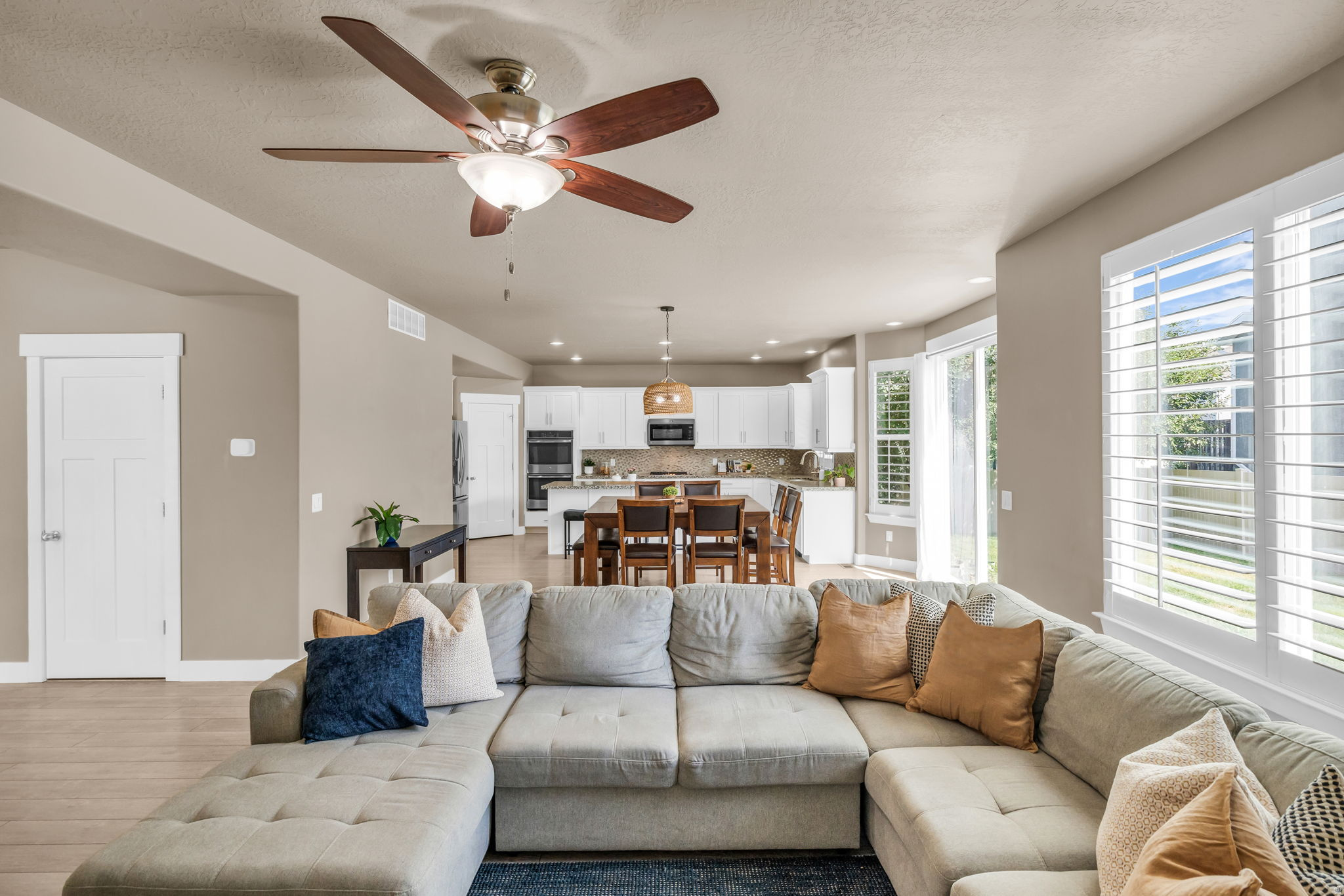 HIGH POINTE - Residential