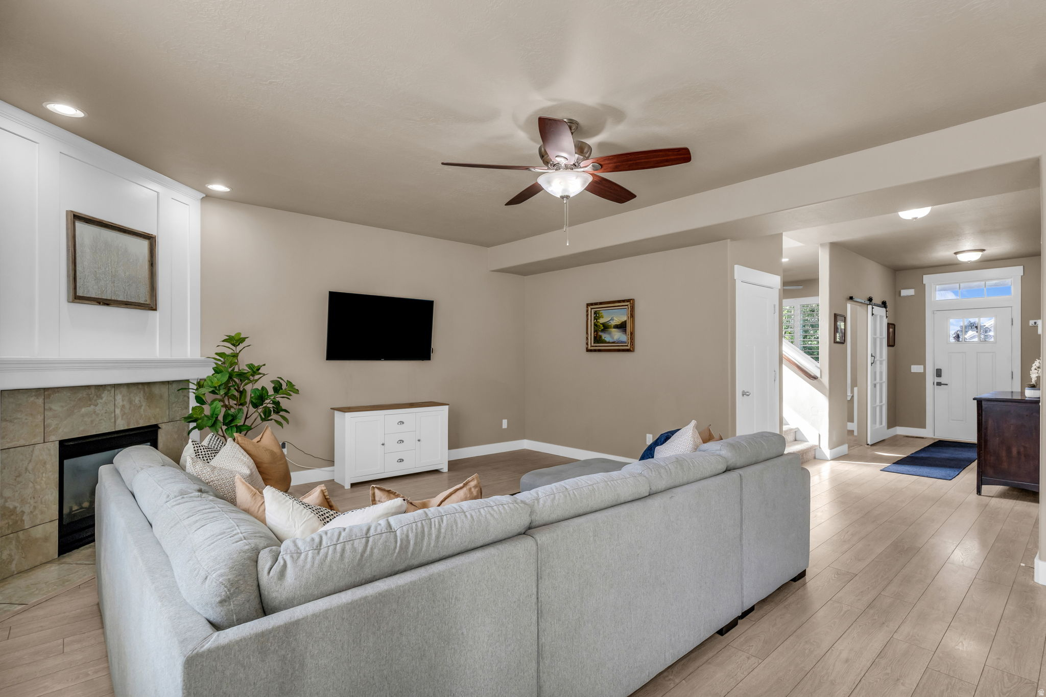 HIGH POINTE - Residential