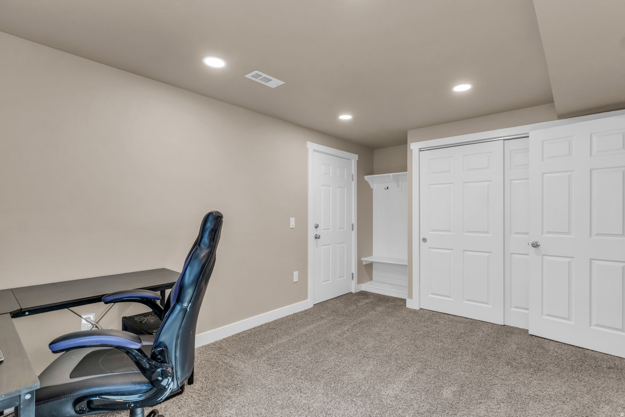HIGH POINTE - Residential