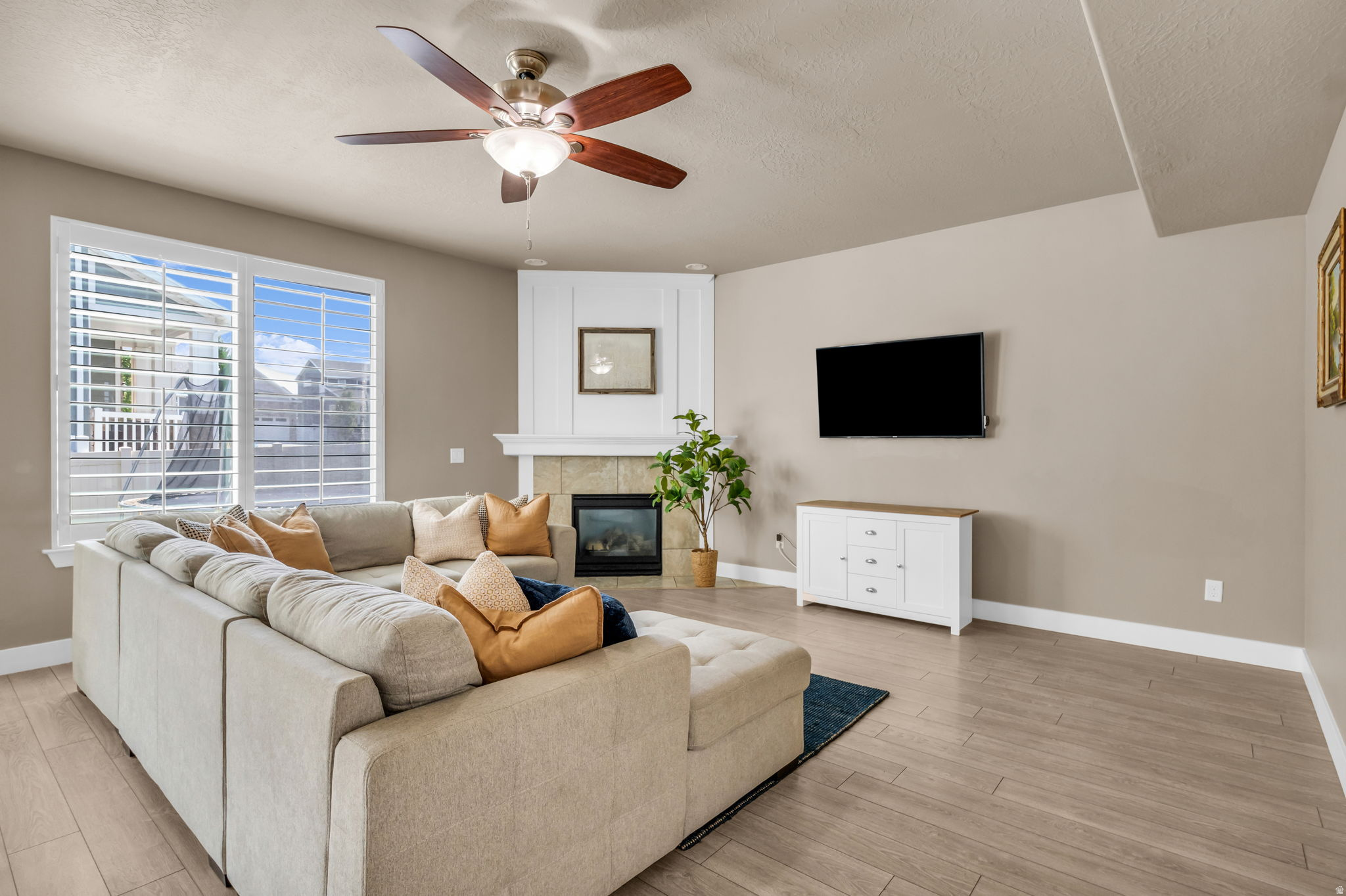 HIGH POINTE - Residential