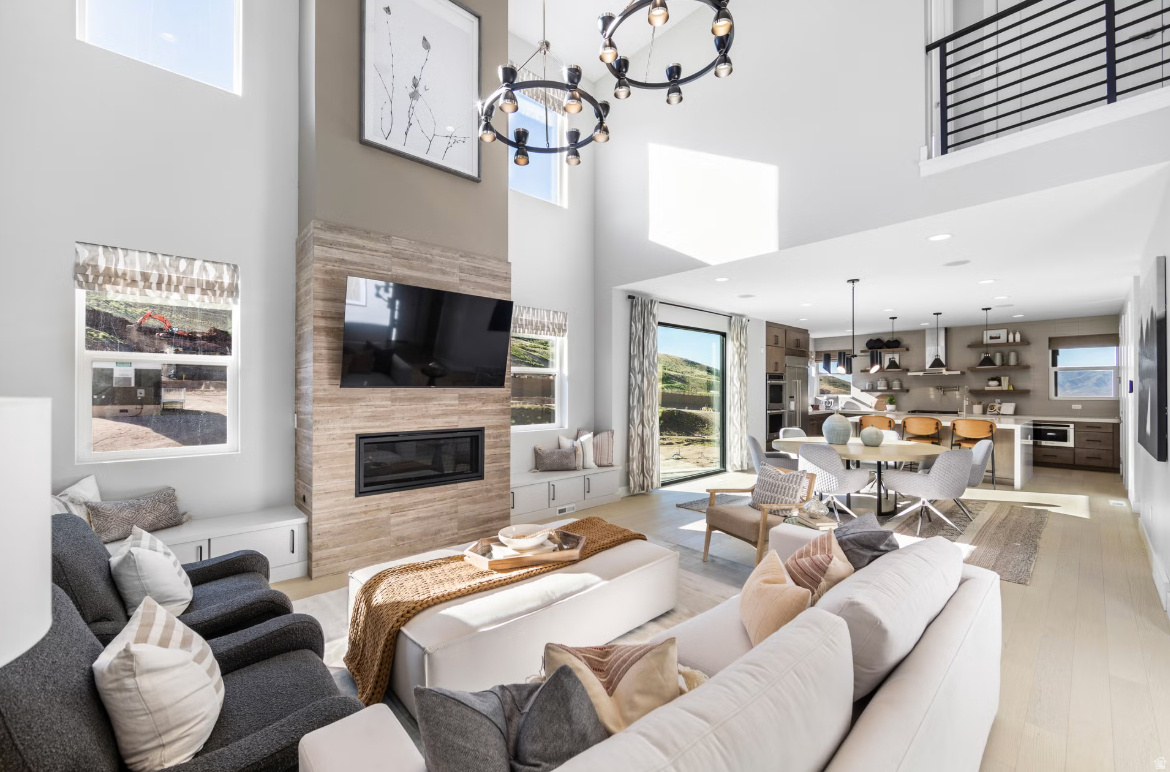 CANYON POINT - Residential