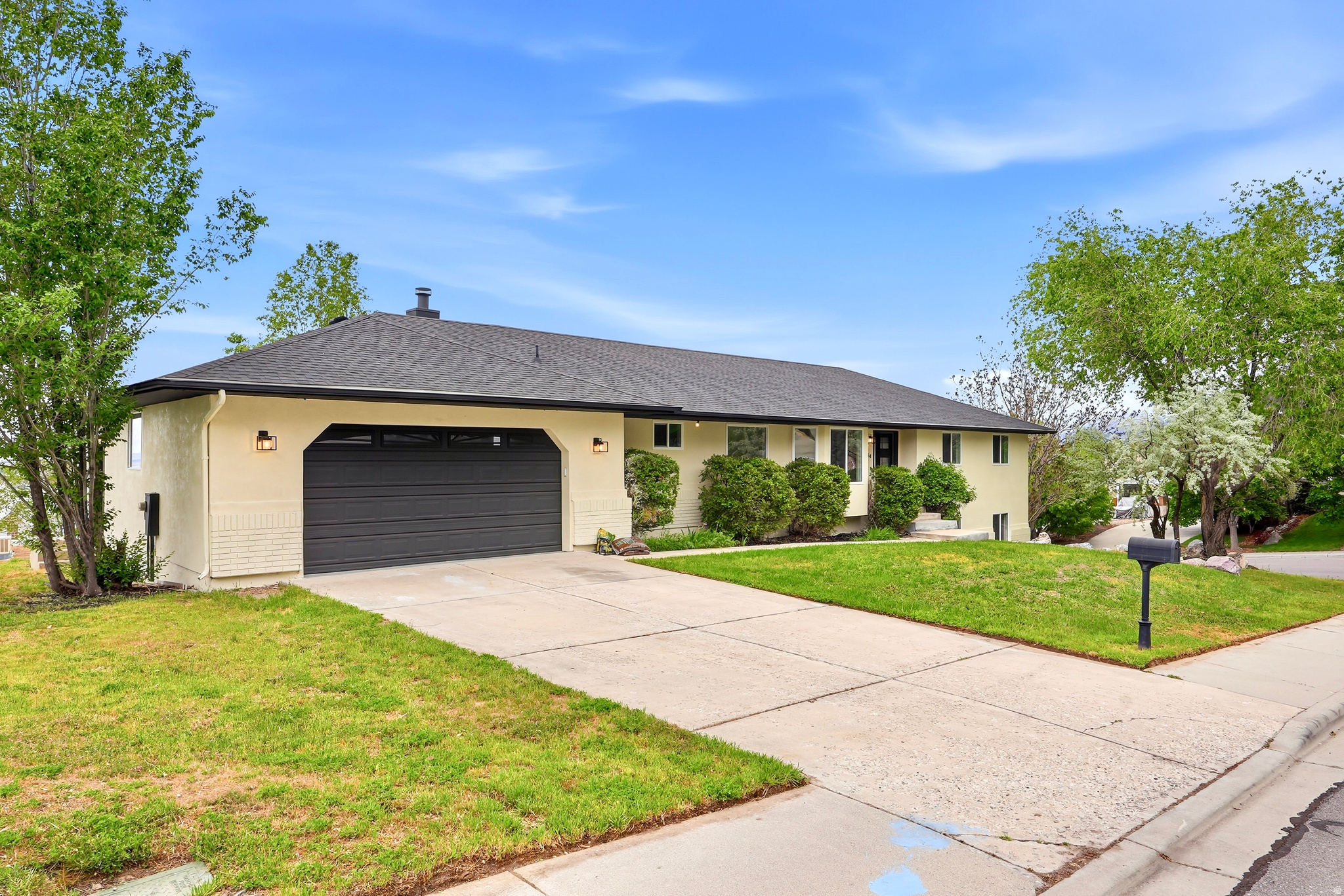 EAGLES VIEW - Residential