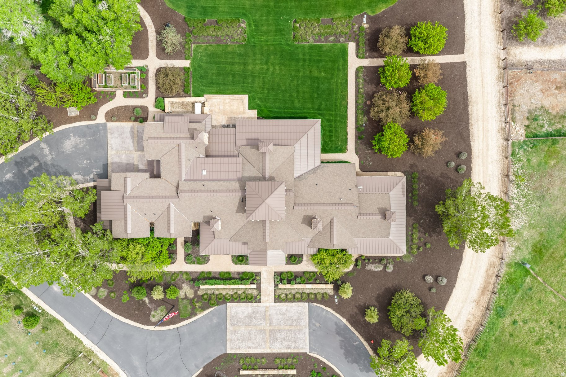 OAKLEY TOWN (BOULDERVILLE) - Residential
