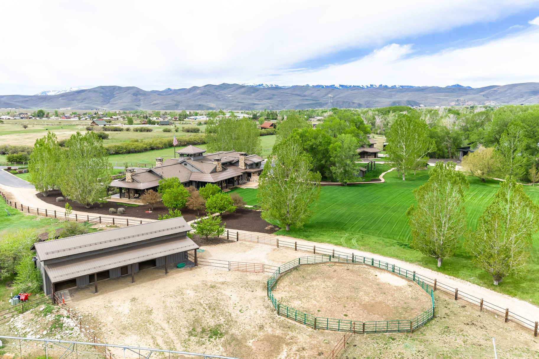 OAKLEY TOWN (BOULDERVILLE) - Residential