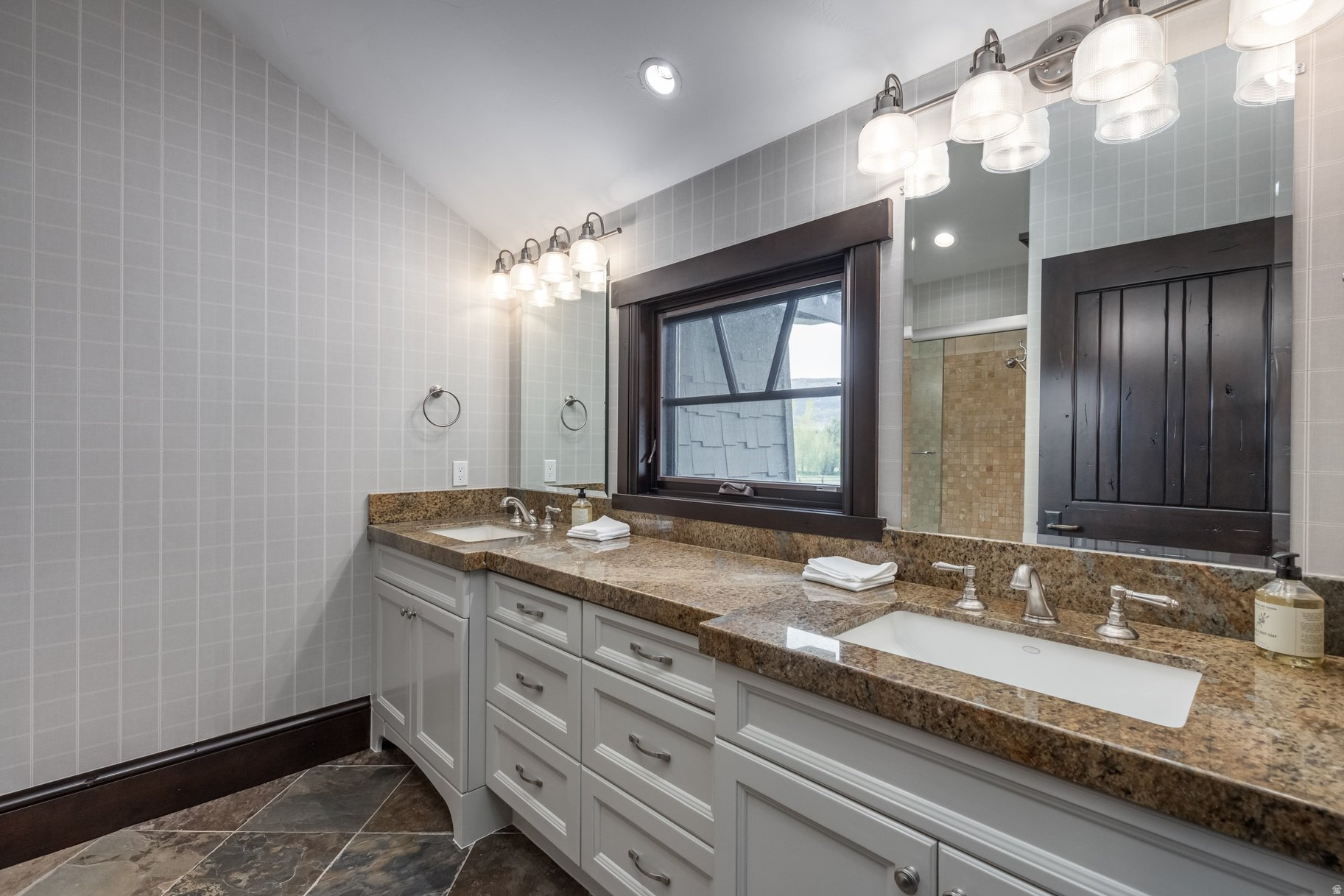 OAKLEY TOWN (BOULDERVILLE) - Residential
