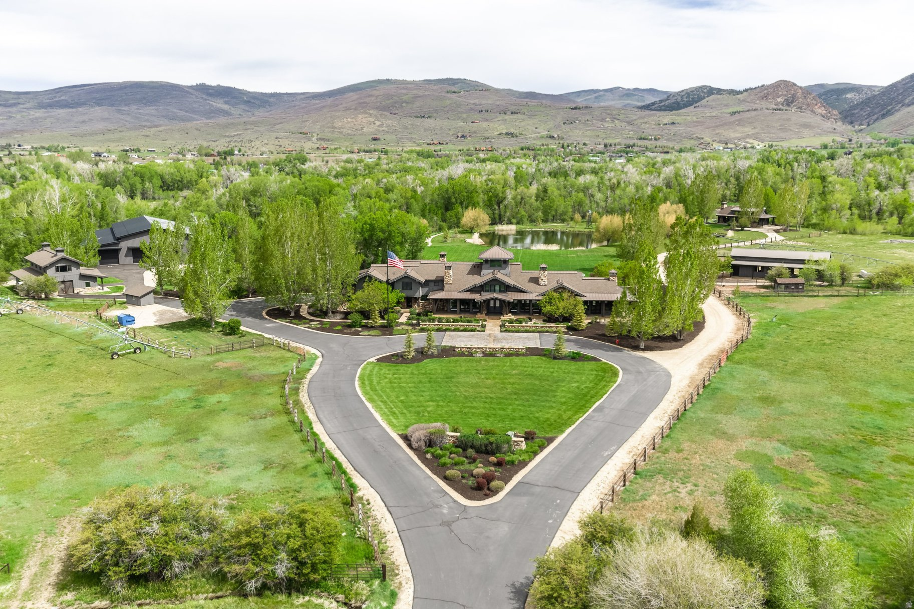 OAKLEY TOWN (BOULDERVILLE) - Residential